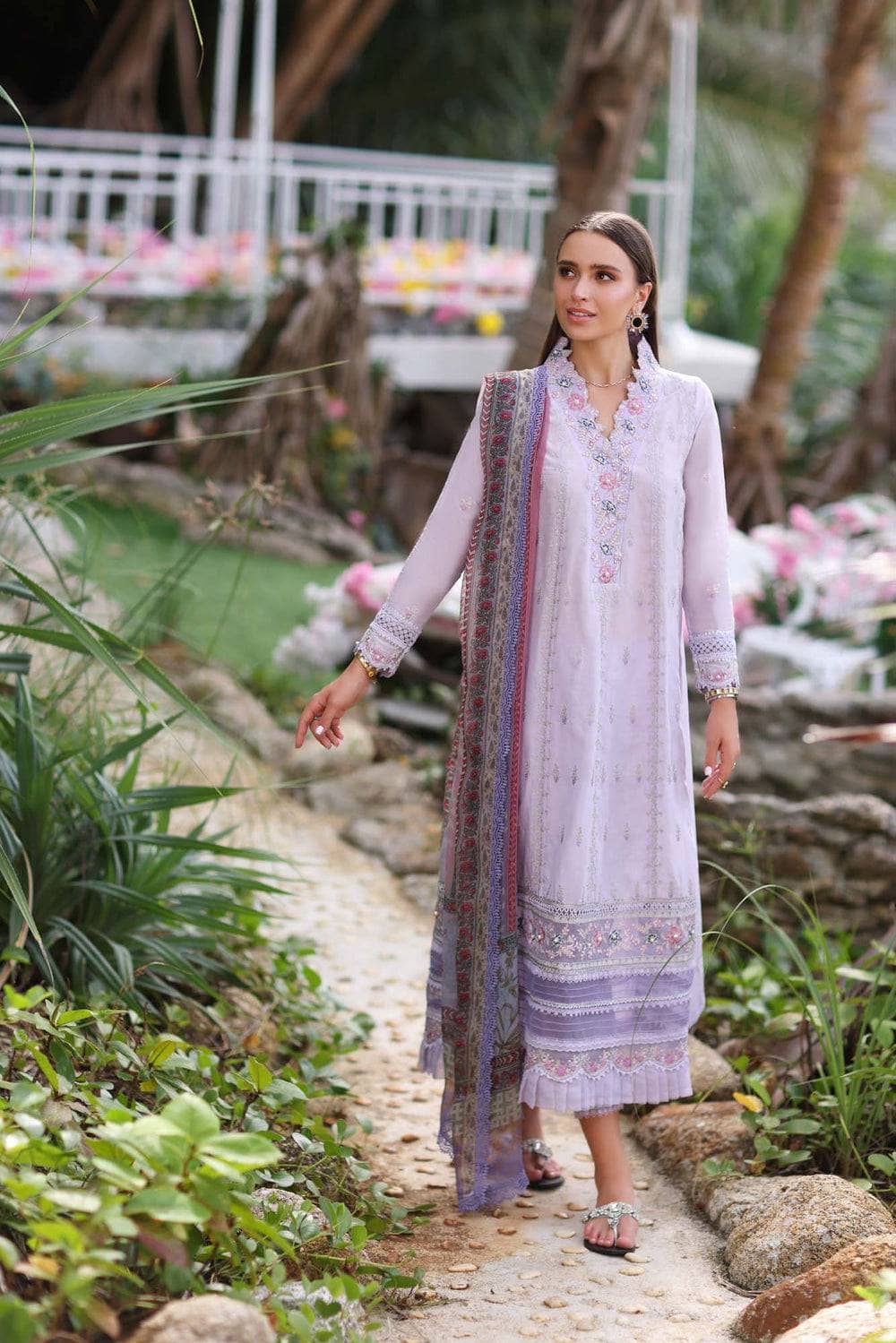 img_saadia_asad_noor_luxe_printkari_awwal_boutique