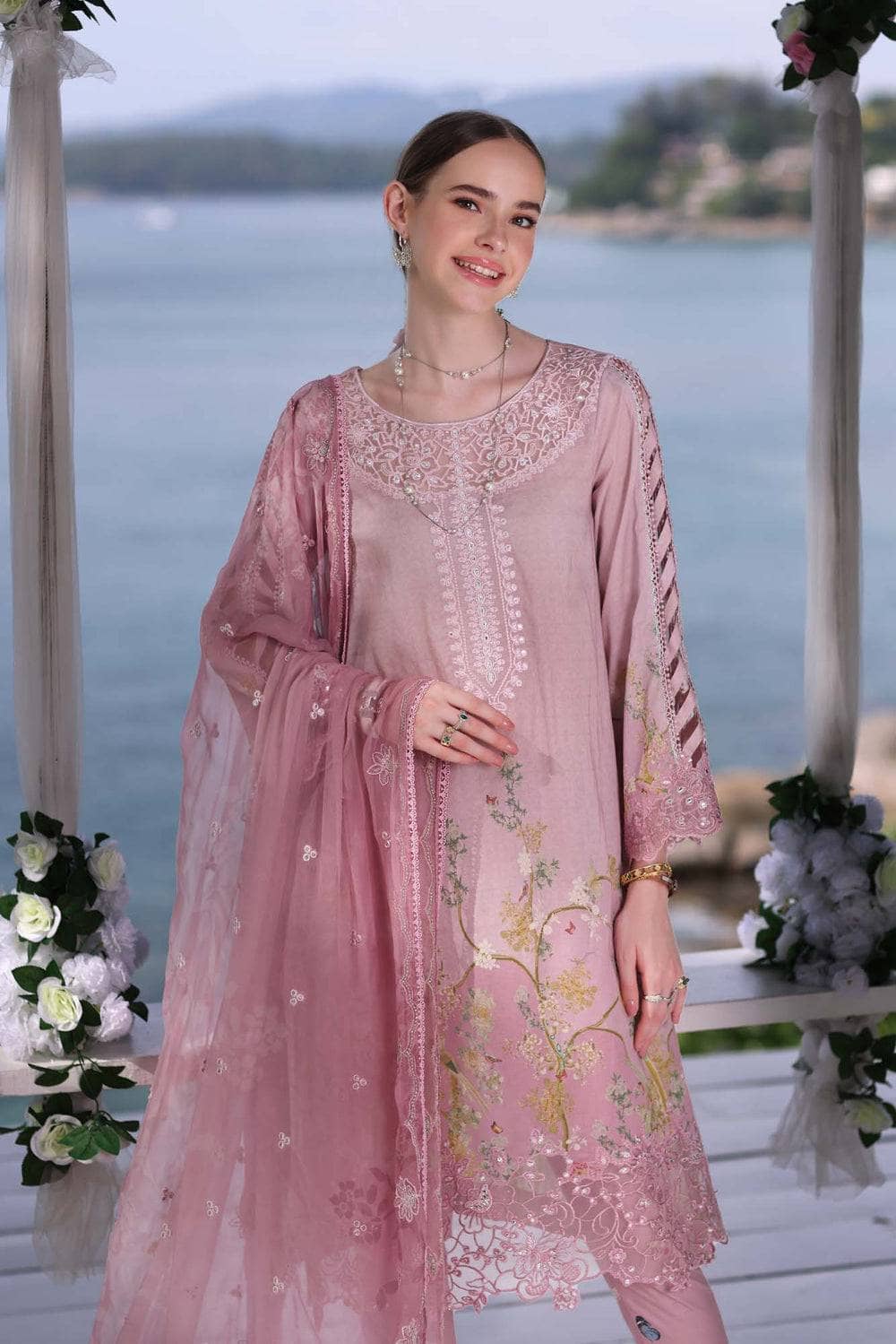 img_saadia_asad_noor_luxe_printkari_awwal_boutique