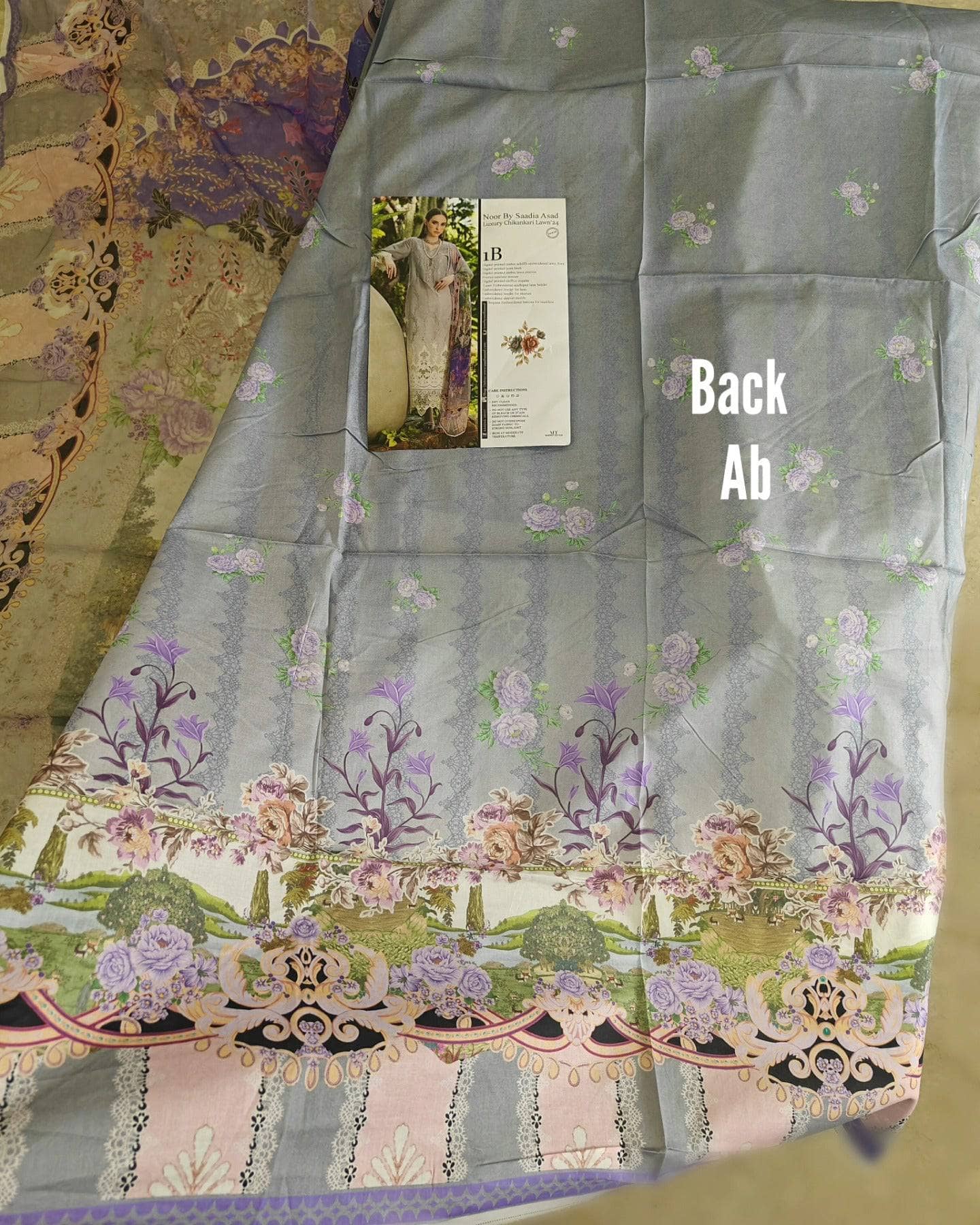 img_saadia_asad_chikankari_awwal-boutique