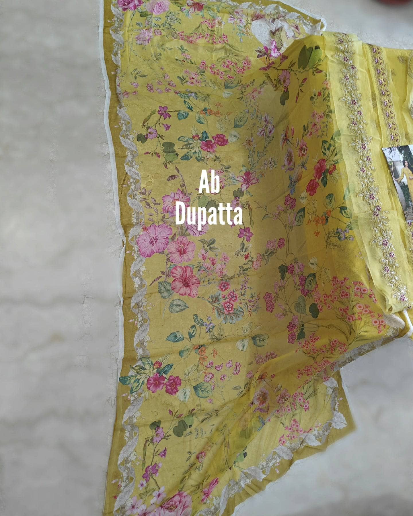 img_saadia_asad_24_awwal_boutique