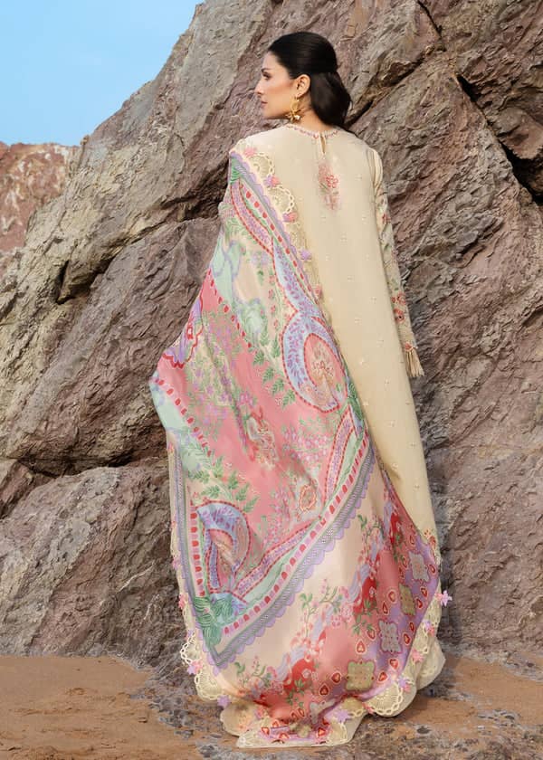 Sadaf Fawad Khan Siraa Lawn 26/Sunehri