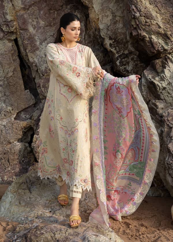 Sadaf Fawad Khan Siraa Lawn 26/Sunehri