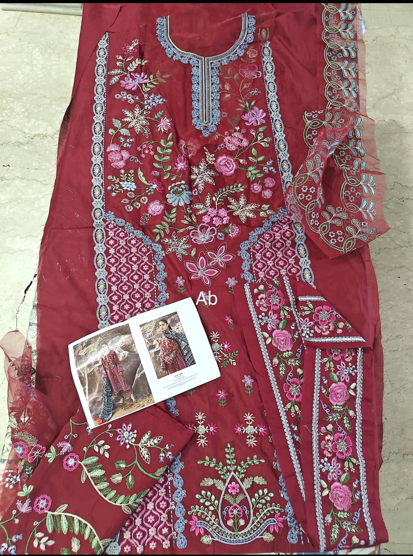 Open Pic/Sadaf Fawad Khan Siraa Lawn 26/Laal