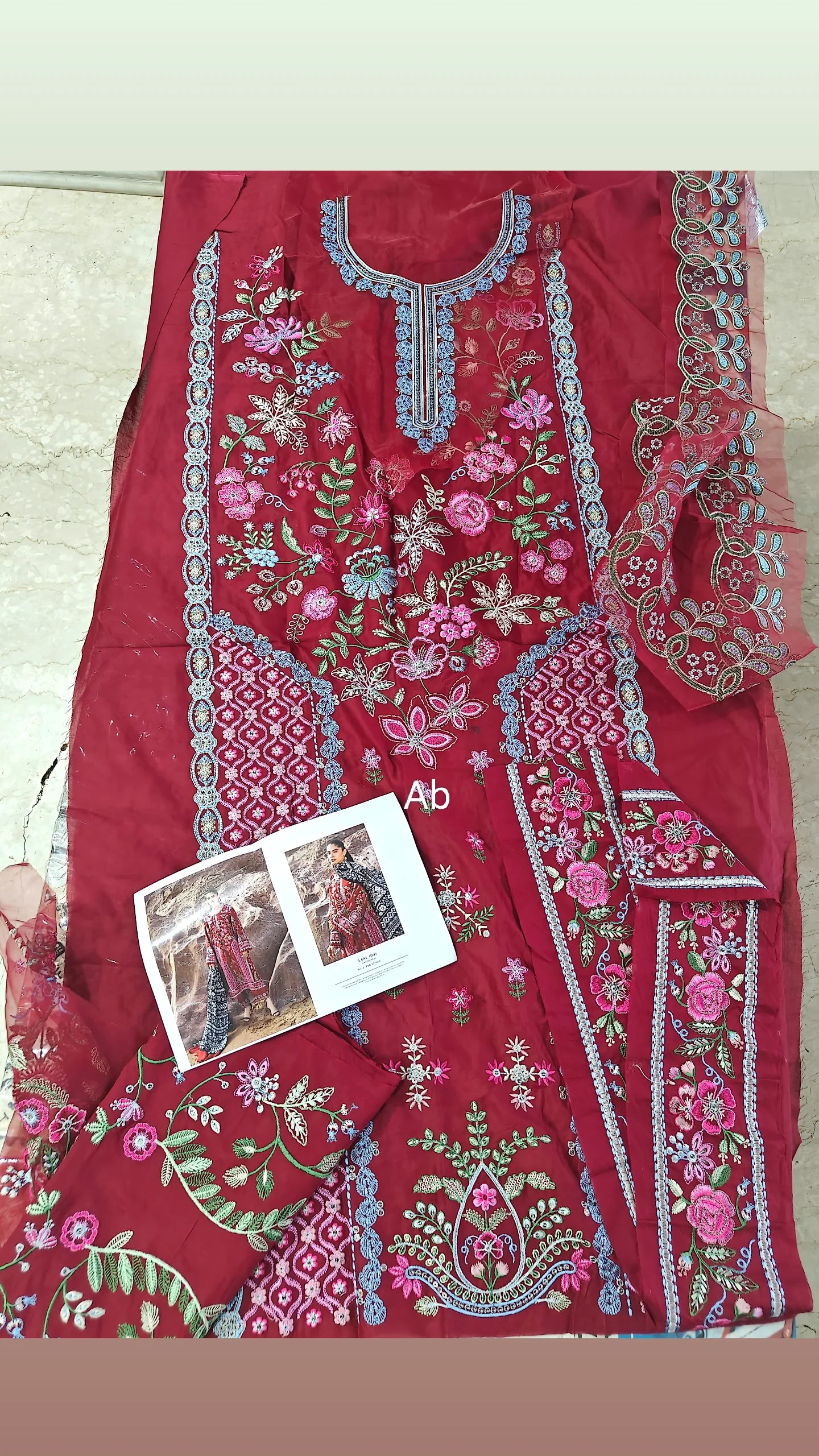 Open Pic/Sadaf Fawad Khan Siraa Lawn 26/Laal