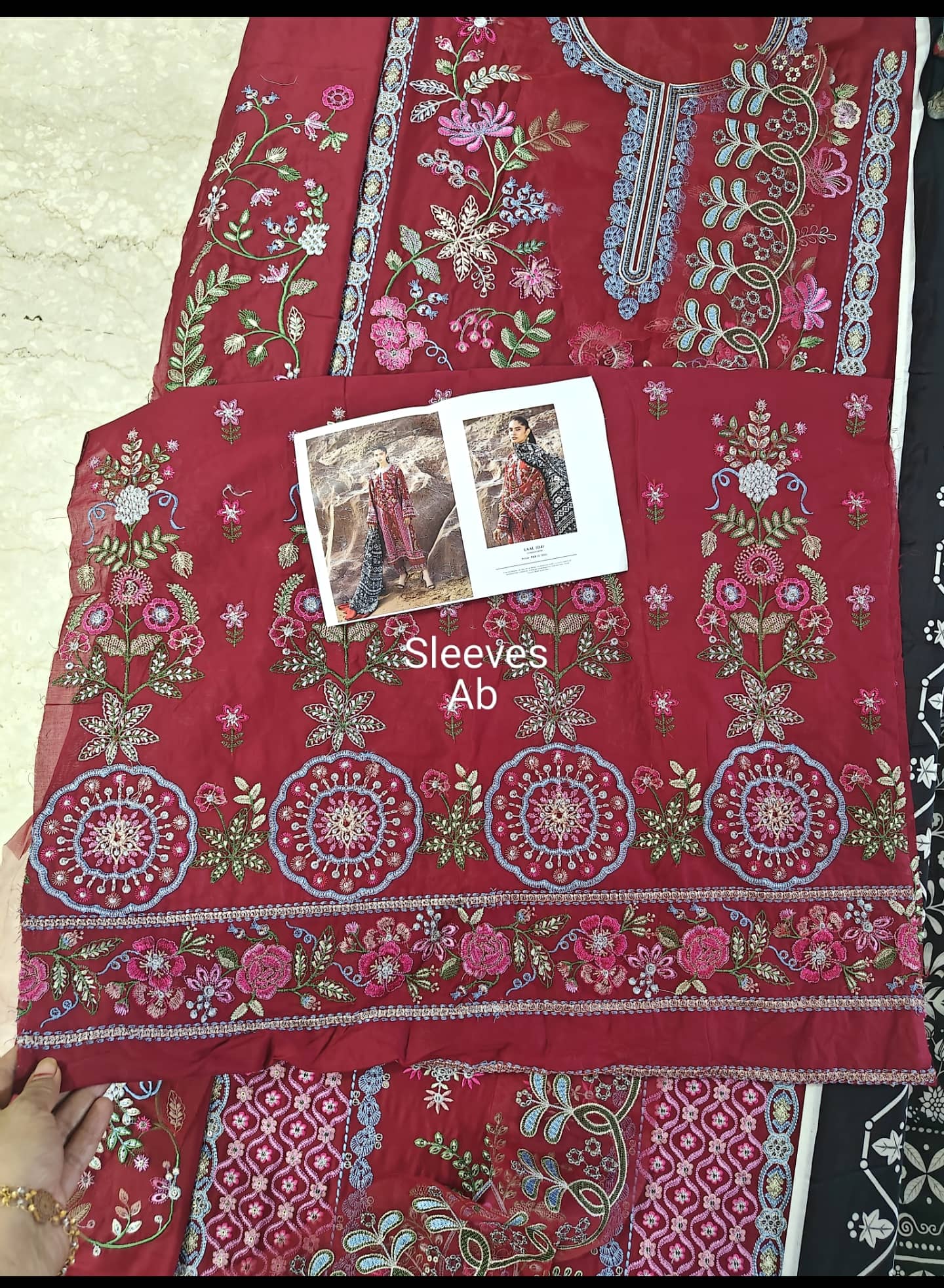 Open Pic/Sadaf Fawad Khan Siraa Lawn 26/Laal