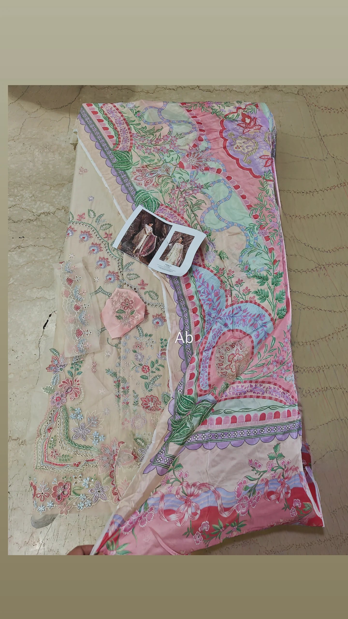 Open Pic/Sadaf Fawad Khan Siraa Lawn 26/Sunehri