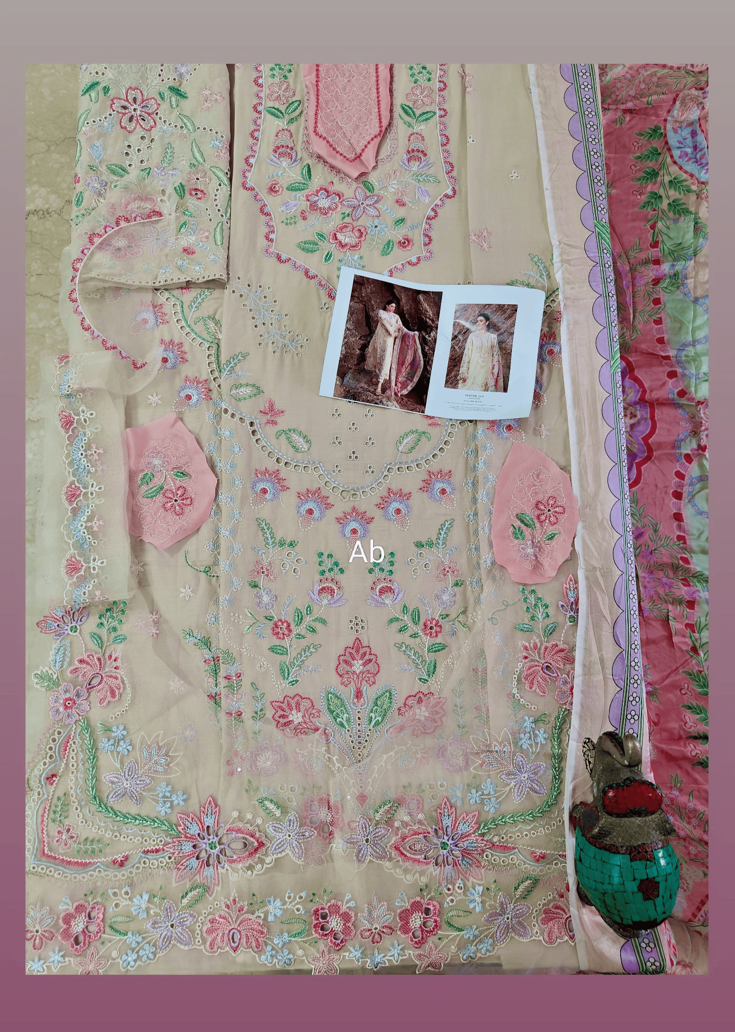 Open Pic/Sadaf Fawad Khan Siraa Lawn 26/Sunehri