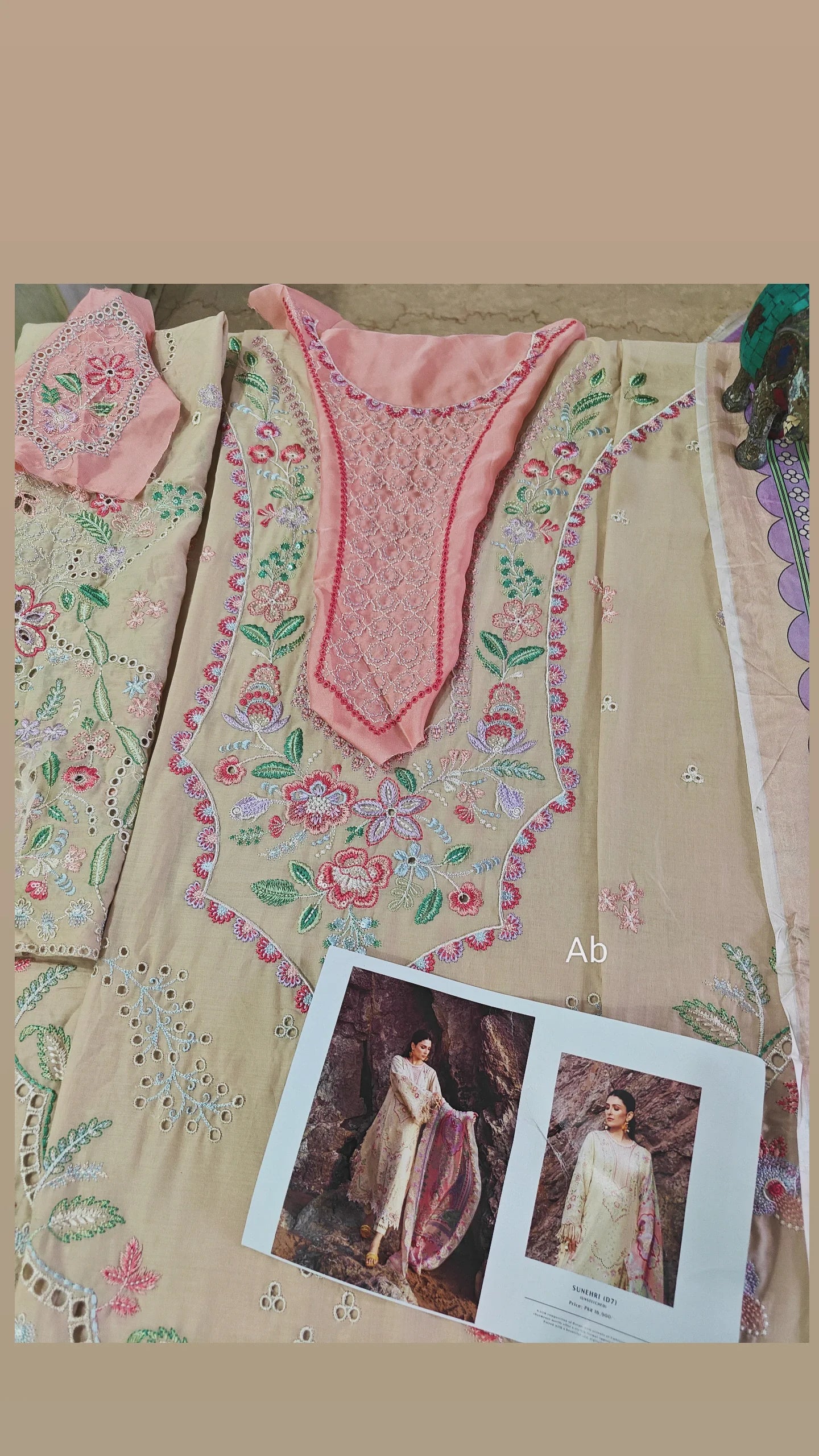 Open Pic/Sadaf Fawad Khan Siraa Lawn 26/Sunehri