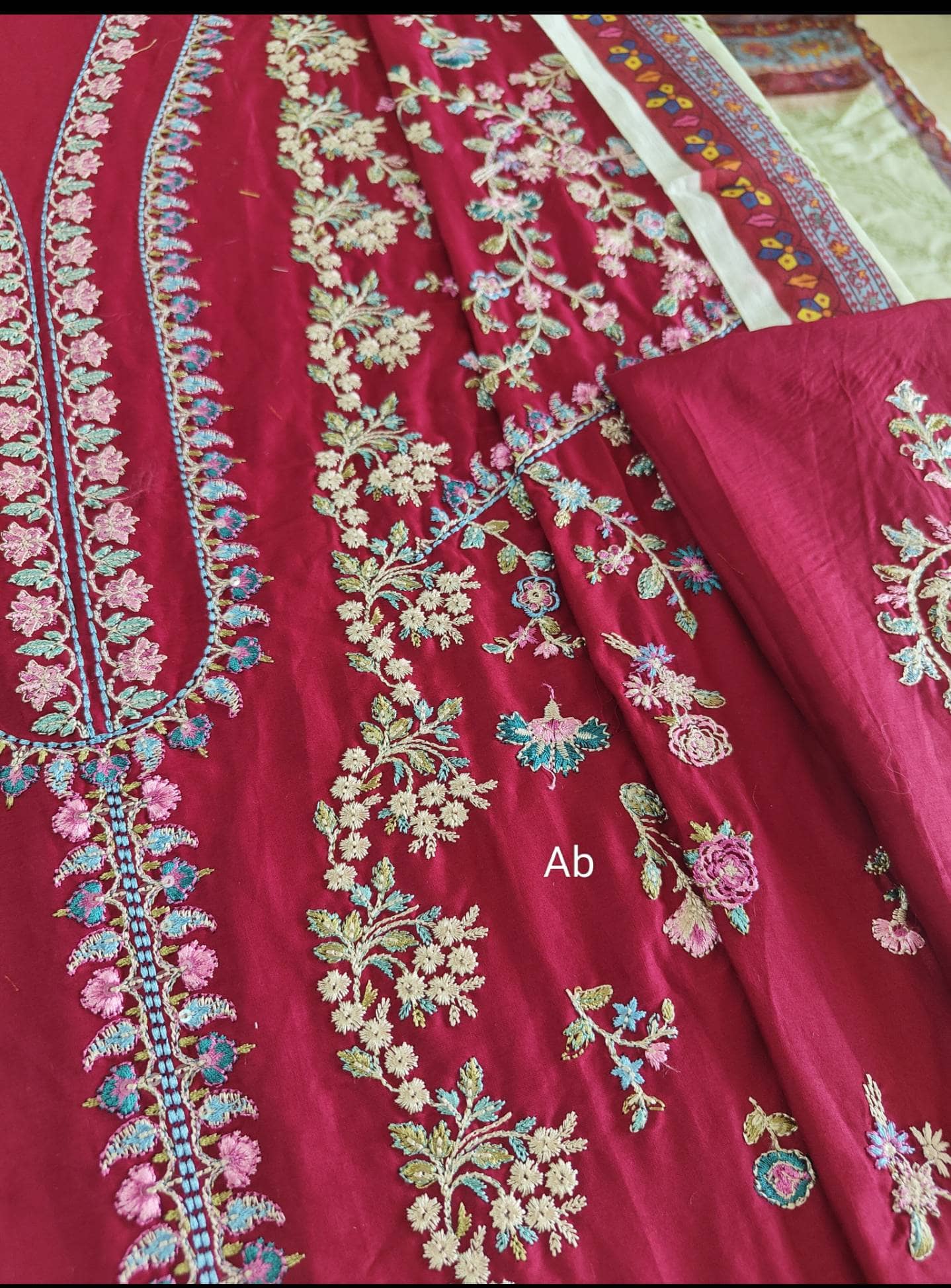 img_sadaf_fawad_khan_siraa_lawn_awwal_boutique