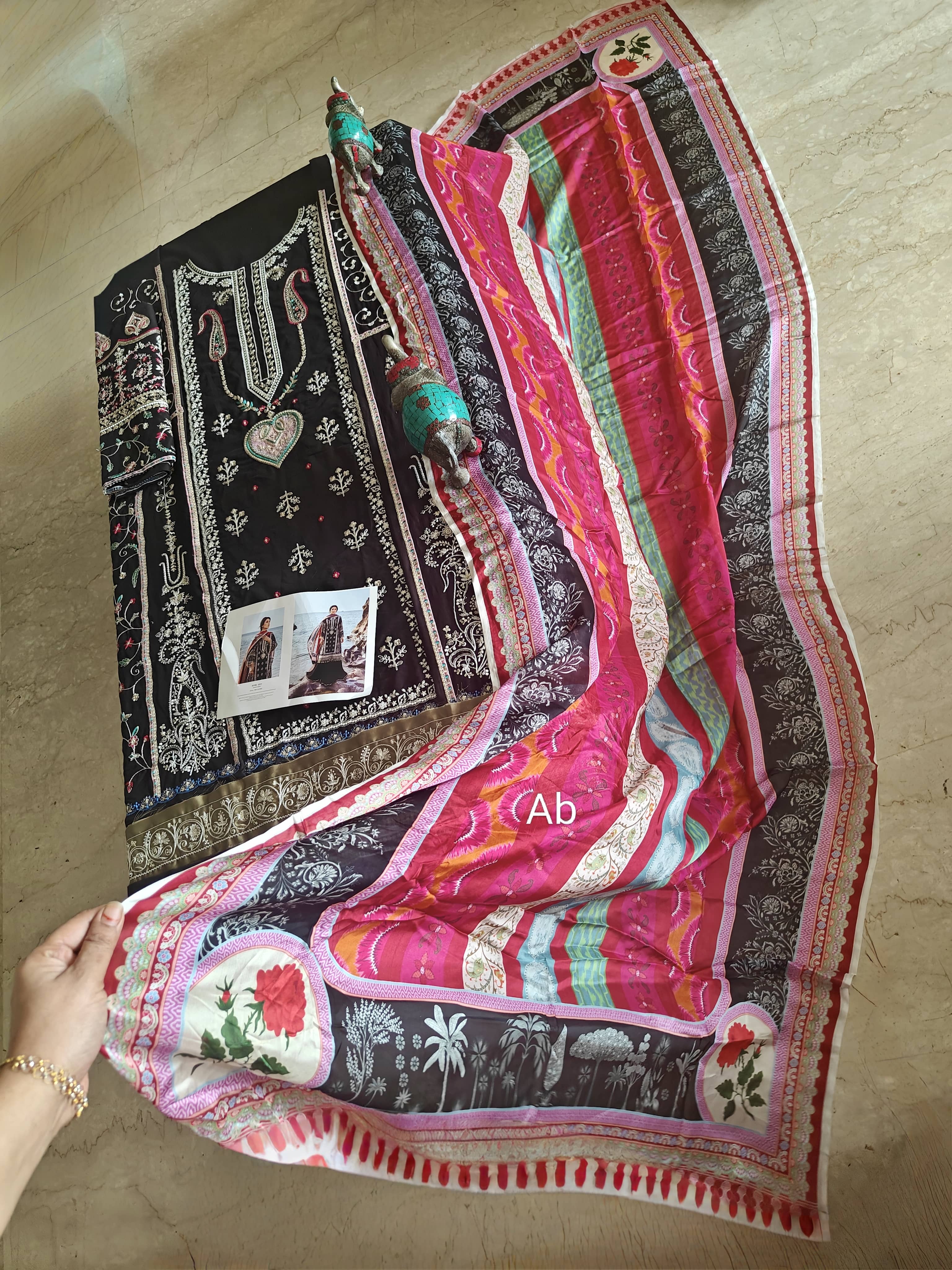 Open Pic/Sale‼️Sadaf Fawad Khan Siraa Lawn 26/Kohl