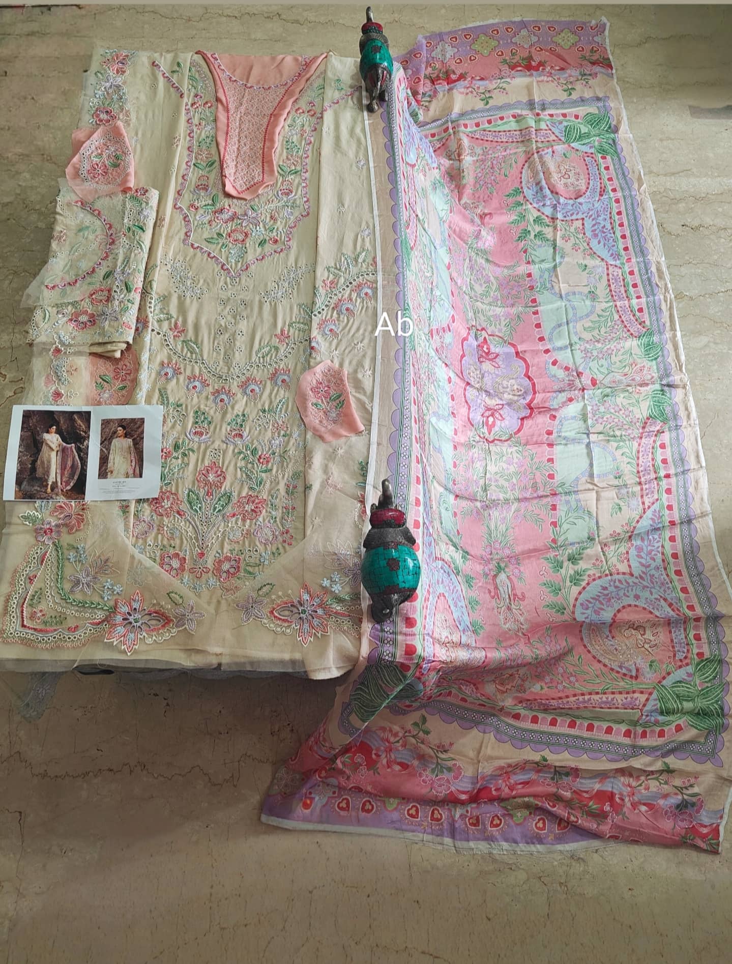 Sale‼️Open Pic/Sadaf Fawad Khan Siraa Lawn 26/Sunehri