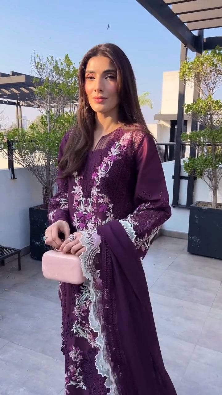 Spotted in Saira Shakira Lawn 25/25/Dahlia -B/Grape