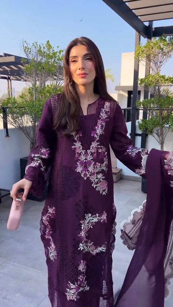 Spotted in Saira Shakira Lawn 25/25/Dahlia -B/Grape
