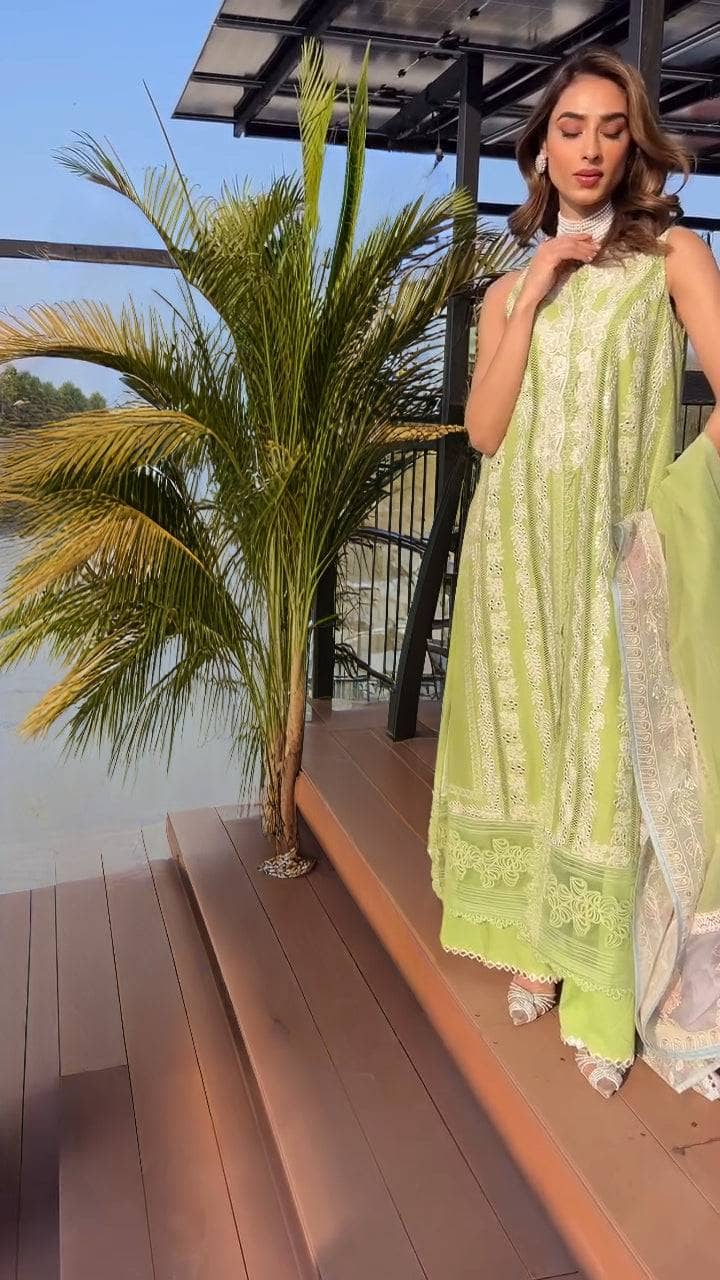 Spotted in Saira Shakira Lawn 25/NADINE-B/Pear