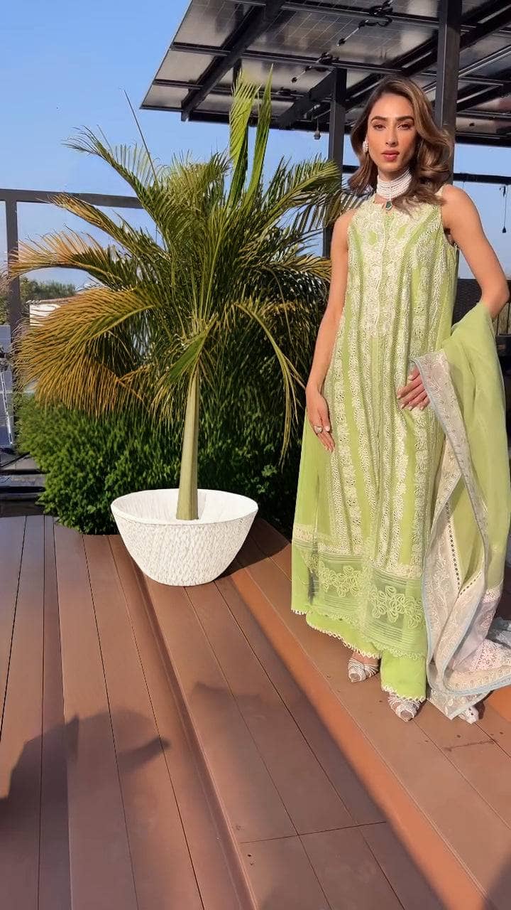 Spotted in Saira Shakira Lawn 25/NADINE-B/Pear
