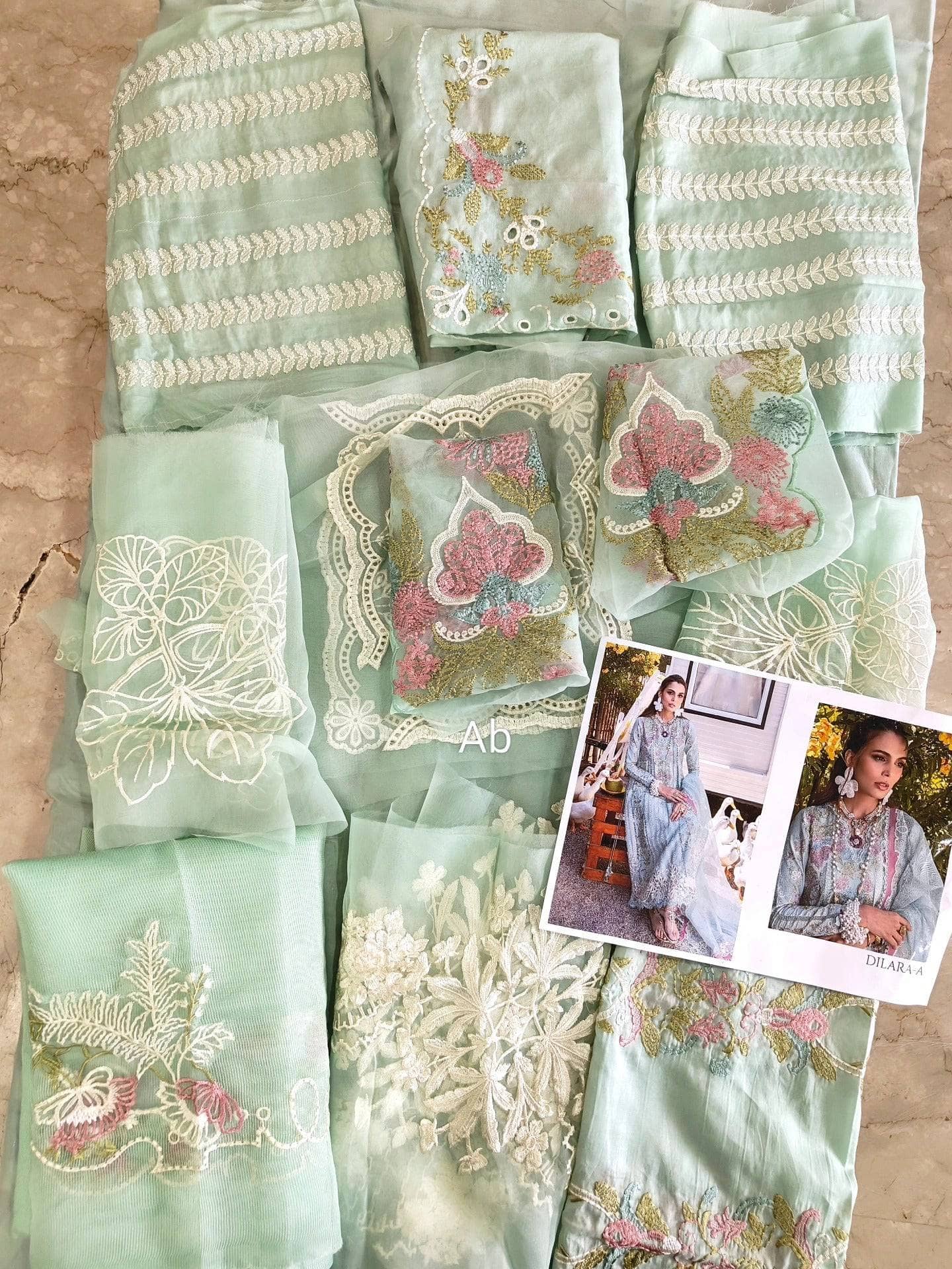 Open Pic/Saira Shakira Lawn 25/DILARA-A/Sky