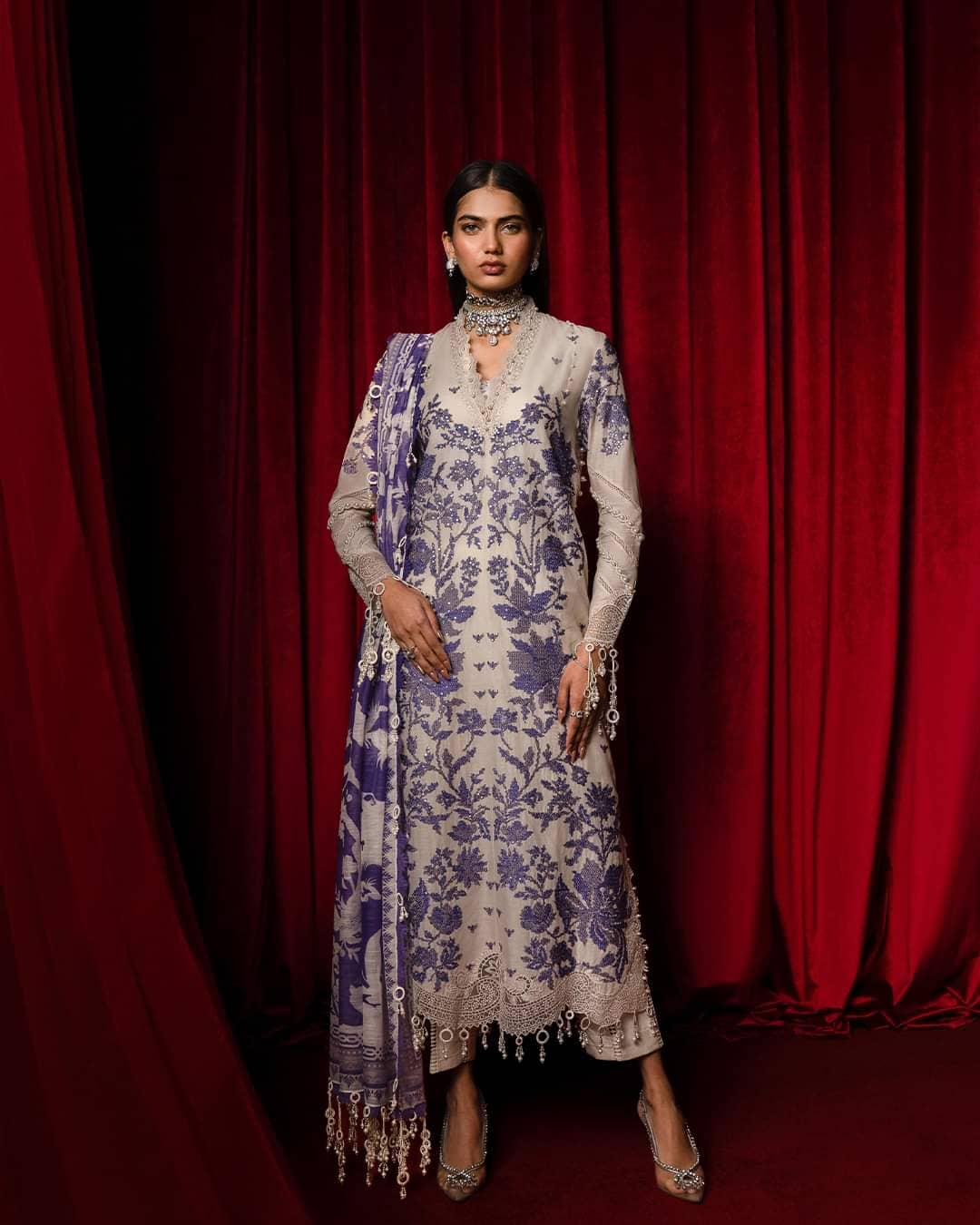 img_sana_safinaz_lawn_24_awwal_boutique