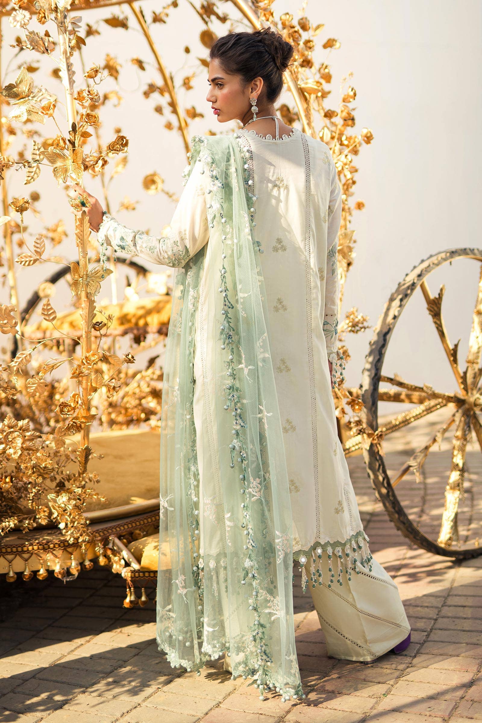 img_sana_safinaz_lawn_24_awwal_boutique
