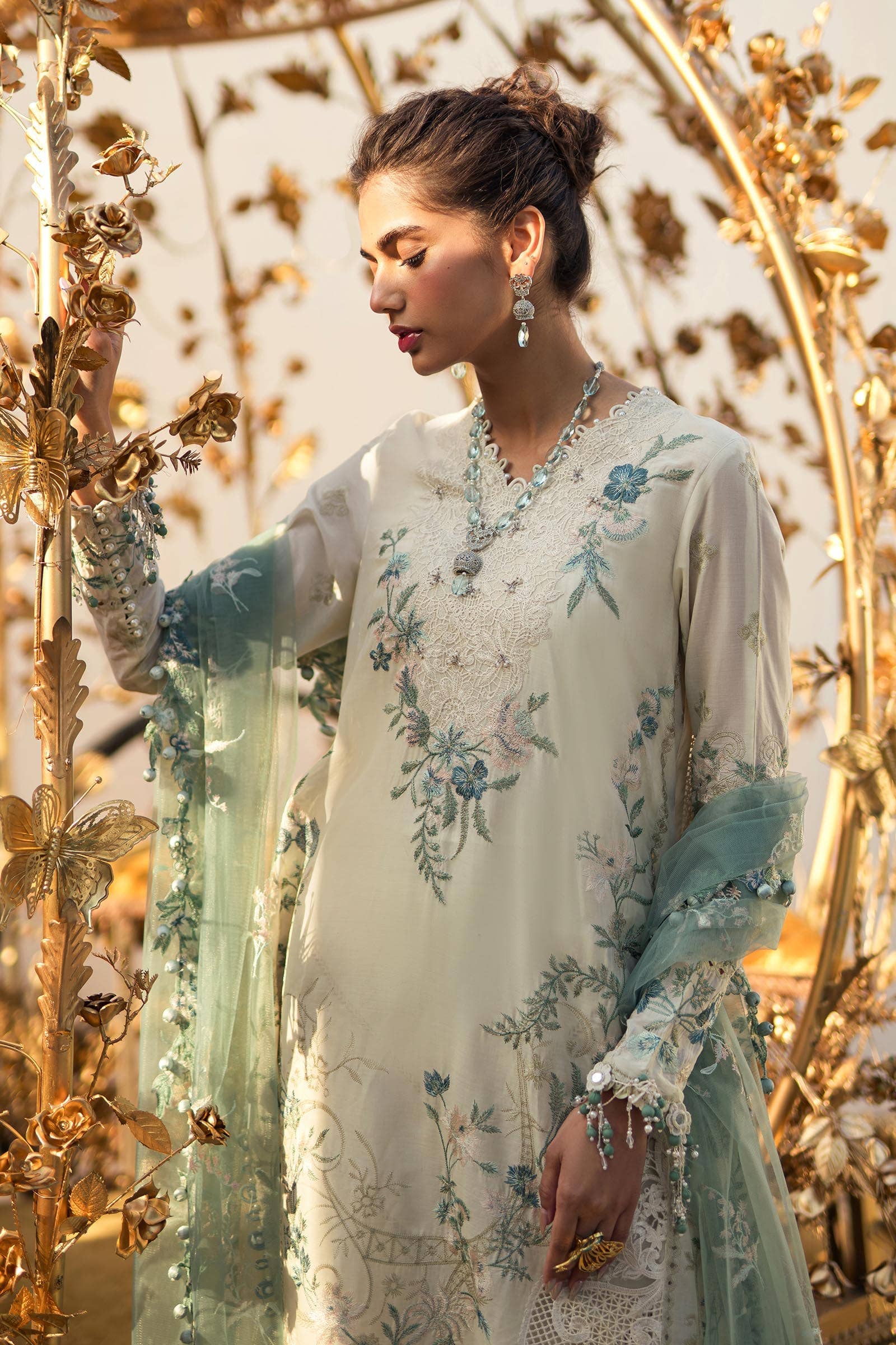 img_sana_safinaz_lawn_24_awwal_boutique