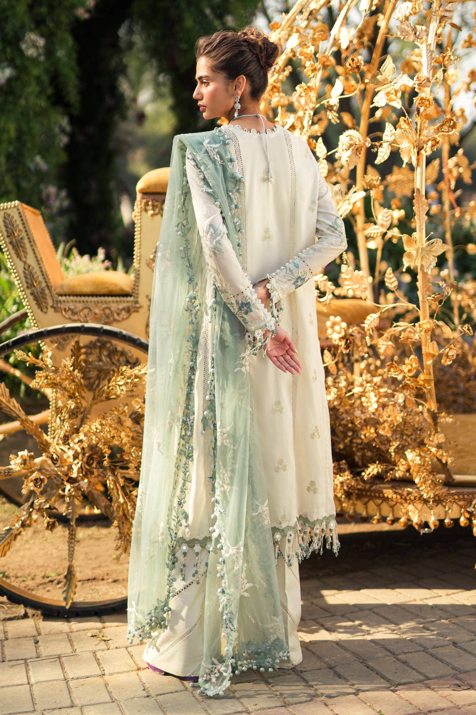 img_sana_safinaz_lawn_24_awwal_boutique