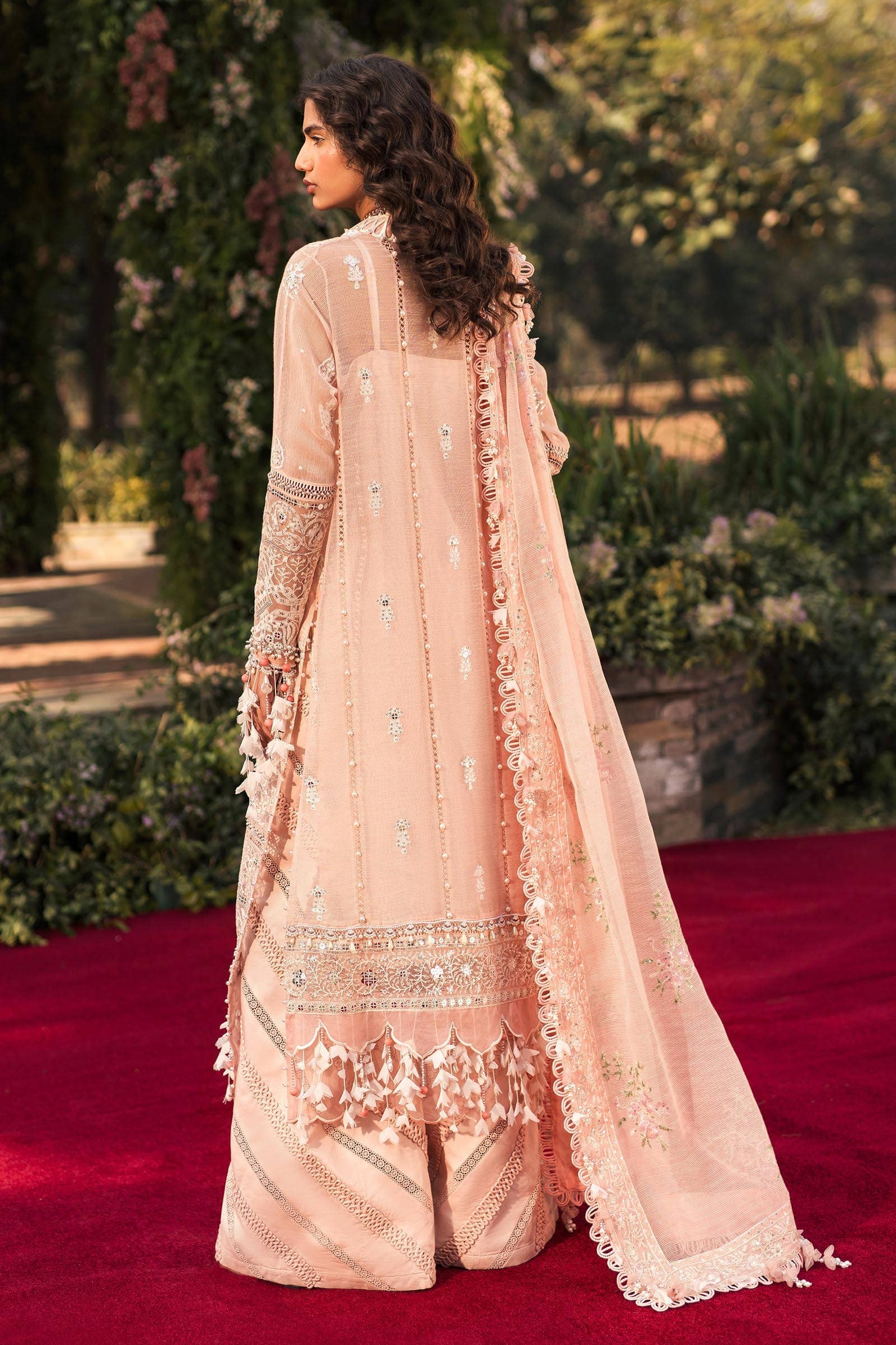 img_sana_safinaz_lawn_24_awwal_boutique