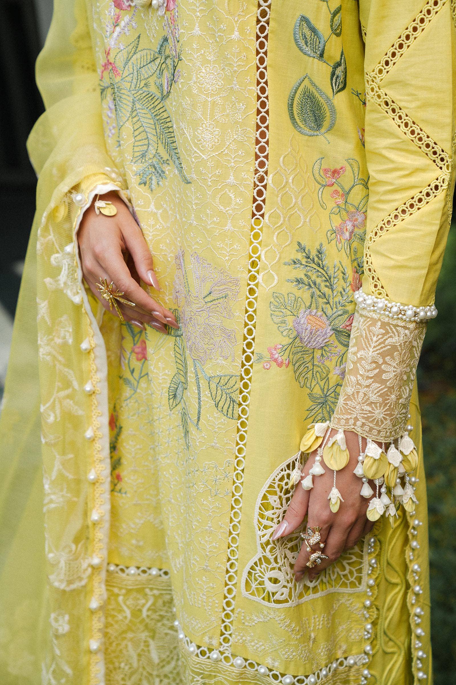 img_sana_safinaz_luxury_lawn_25_awwal_boutique