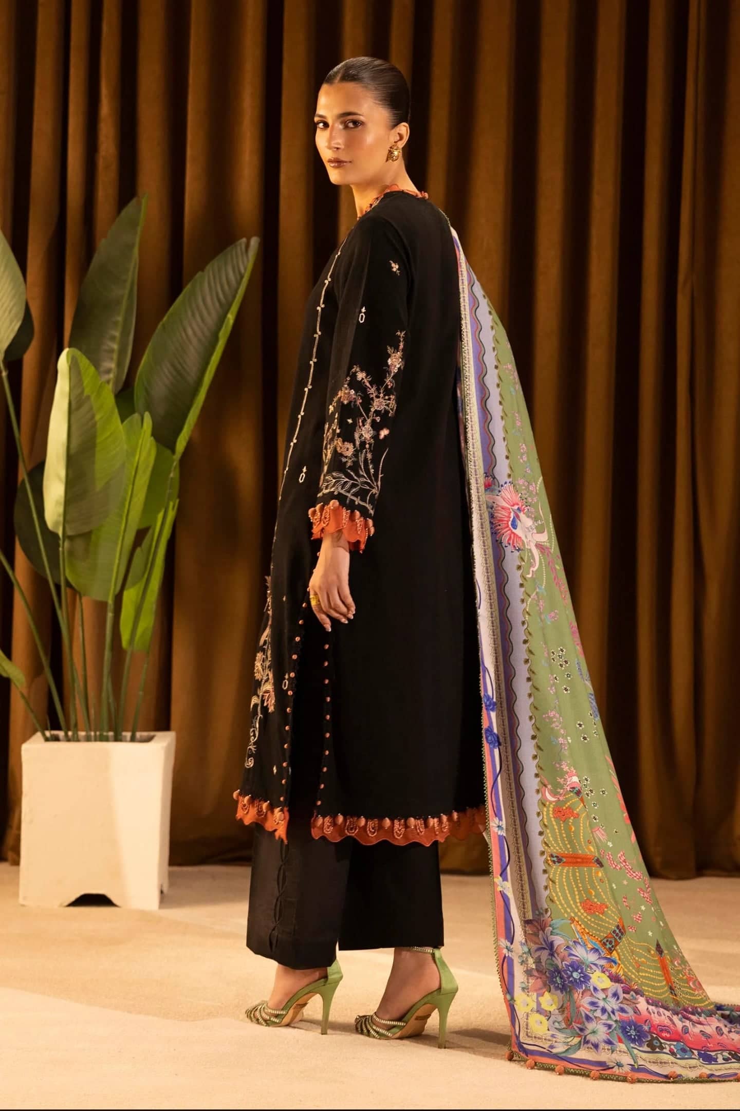 Sana Safinaz Luxury Winter Collection Sana Safinaz Muzlin Winter 25/6A