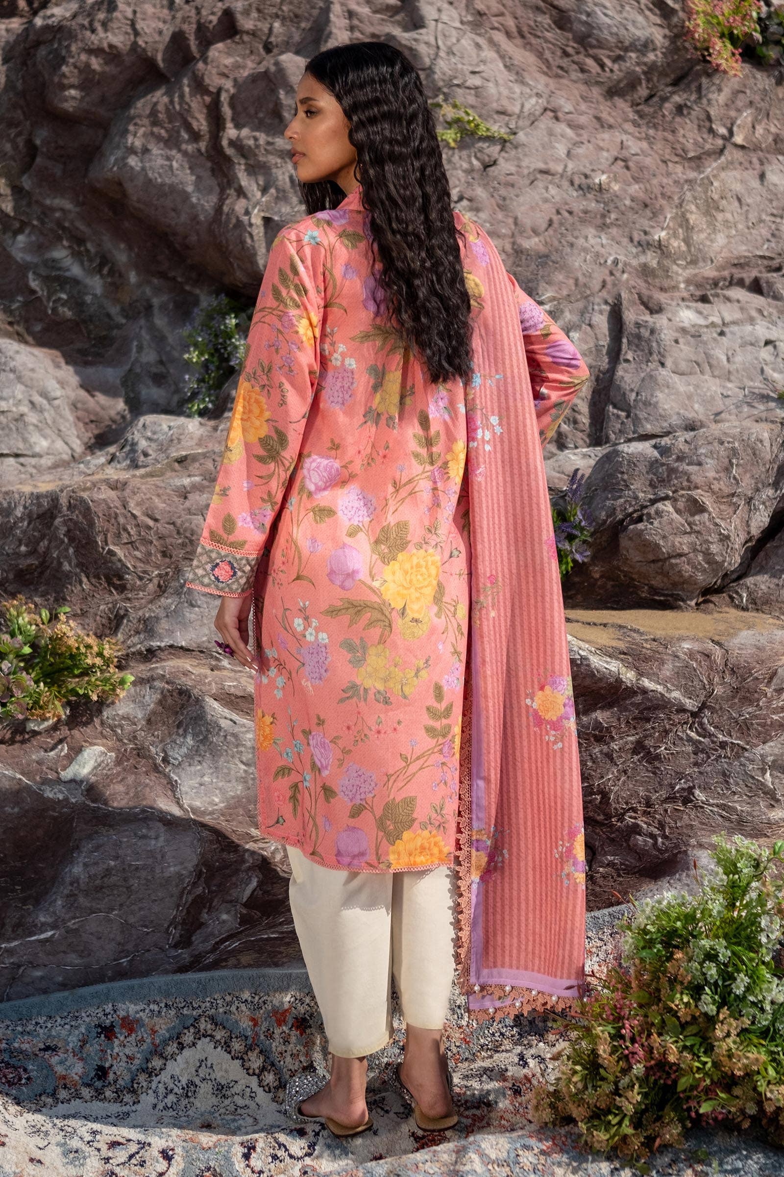 img_mahay_lawn_by_sana_safinaz_awwal_boutique