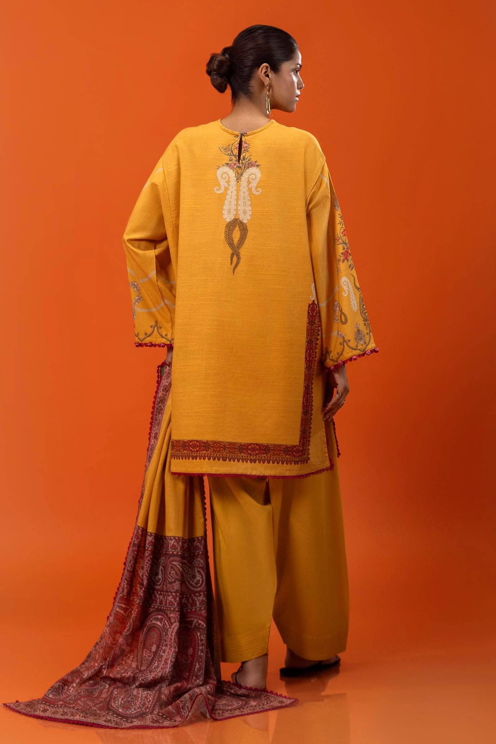 img_sana_safinaz_mahay_winter_fall_edit_awwal_boutique