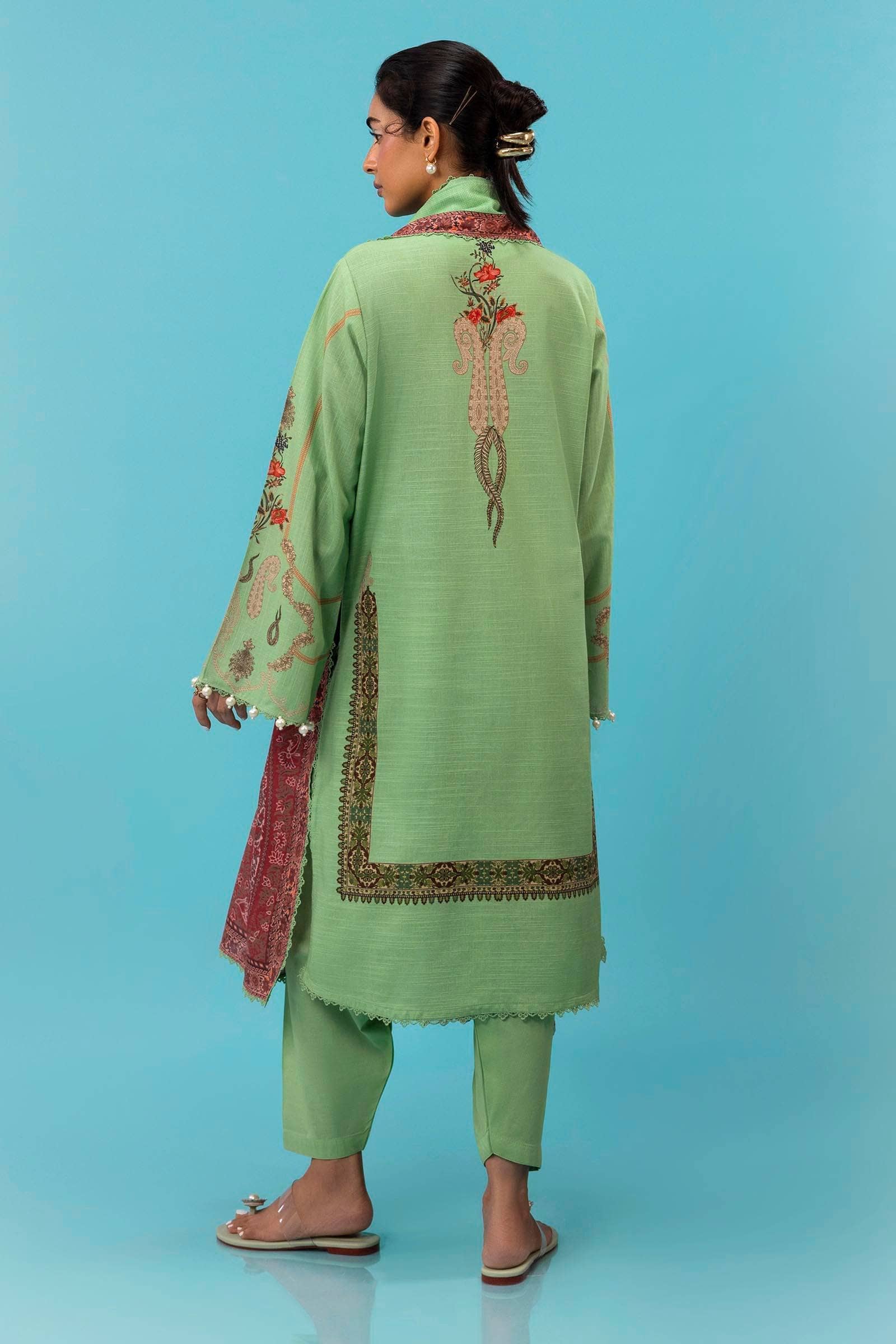 img_sana_safinaz_mahay_winter_24_awwal_boutique