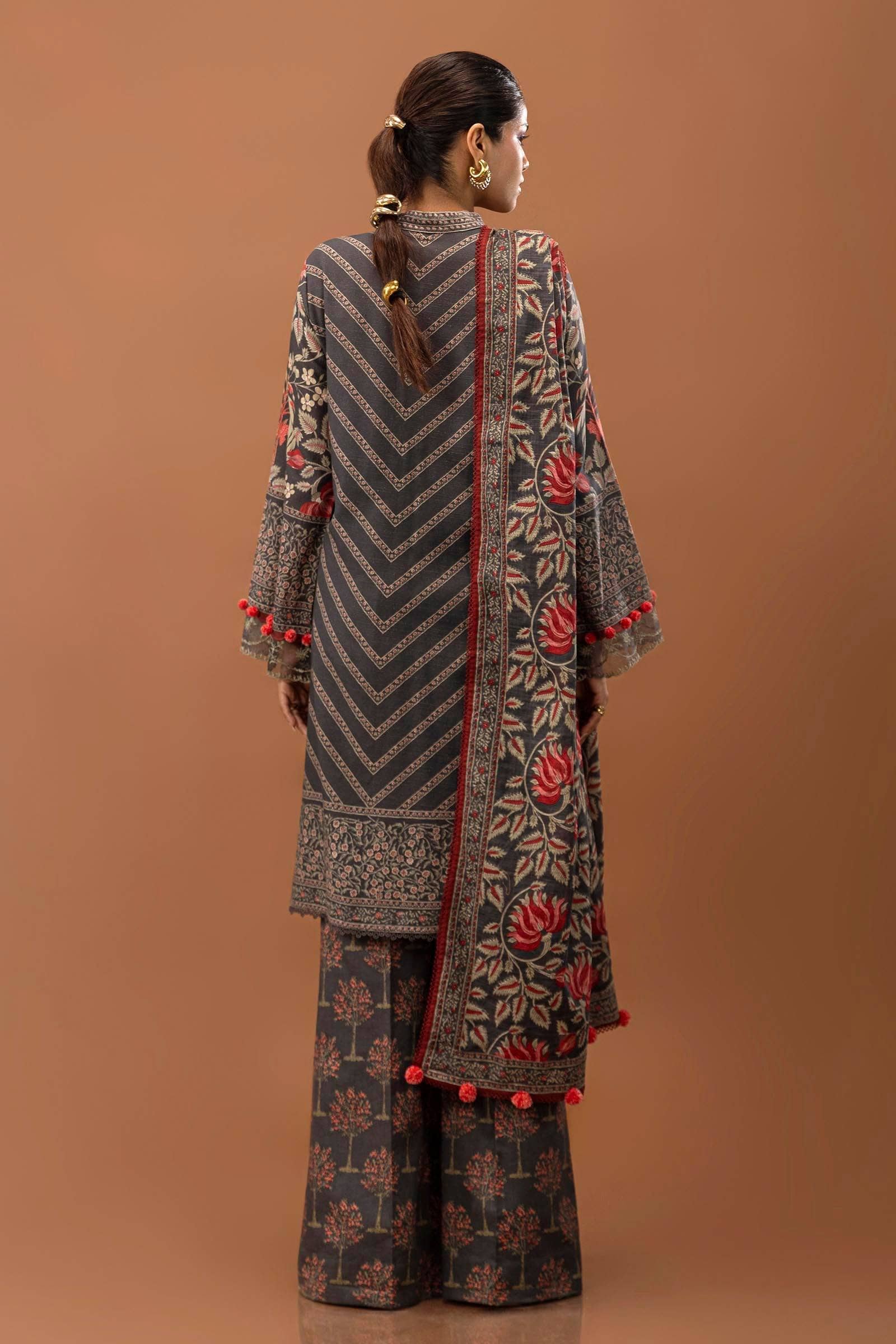 img_sana_safinaz_mahay_winter_fall_edit_awwal_boutique