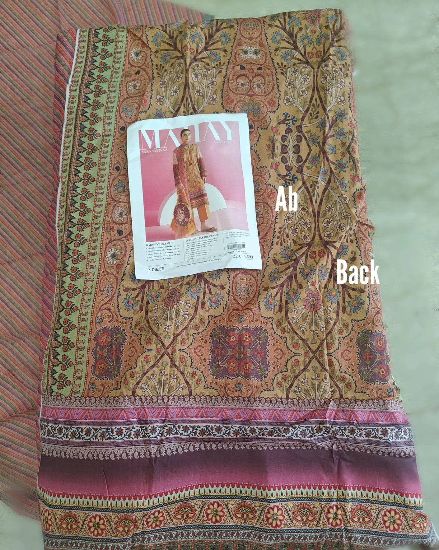 img_open_pic_sana_safinaz_mahay_lawn_awwal_boutique