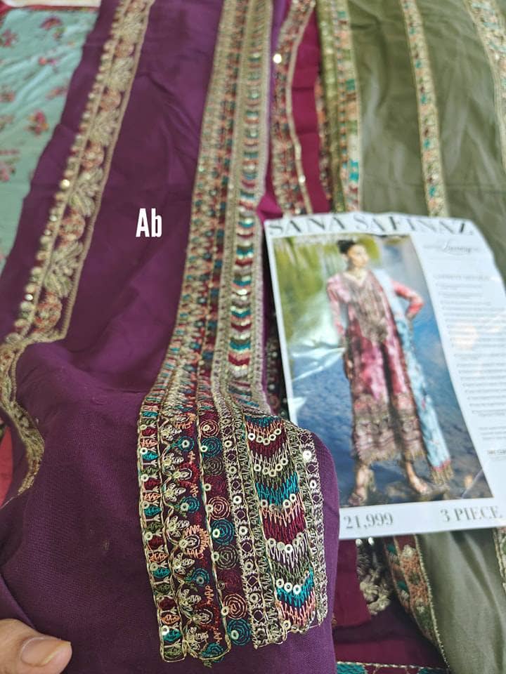 img_sana_safinaz_winter_shawls_velvet_awwal_boutique