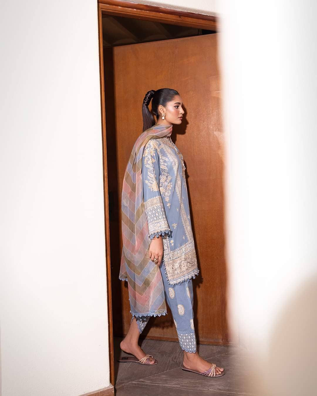 img_sana_safinaz_muzlin_lawn_23_awwal_boutique