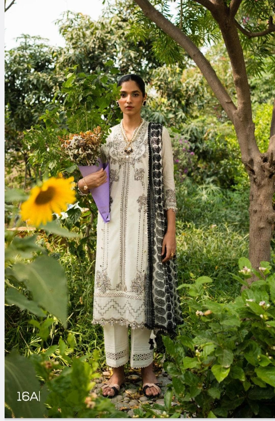img_sana_safinaz_muzlin_lawn_23_awwal_boutique
