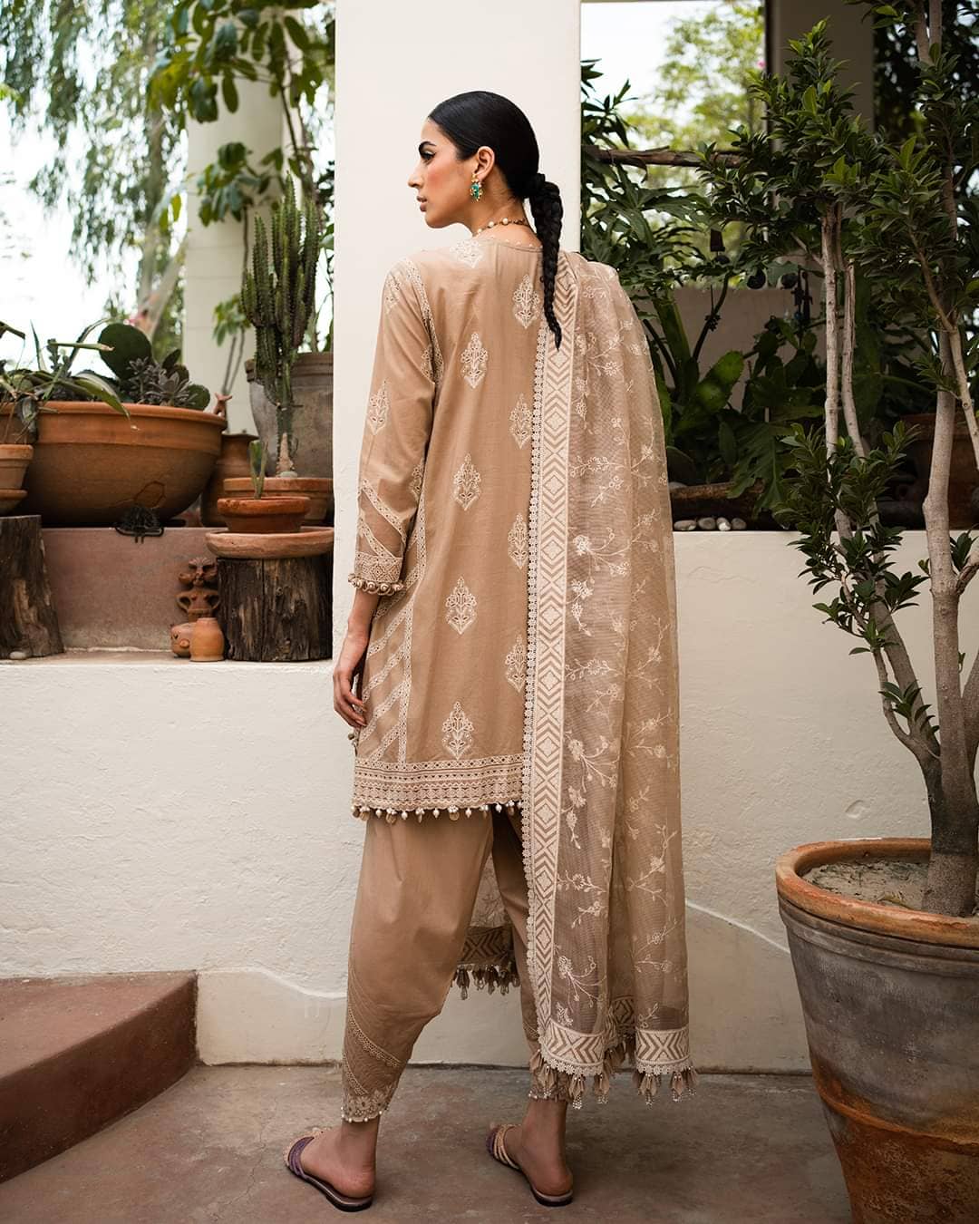 img_sana_safinaz_muzlin_lawn_23_awwal_boutique