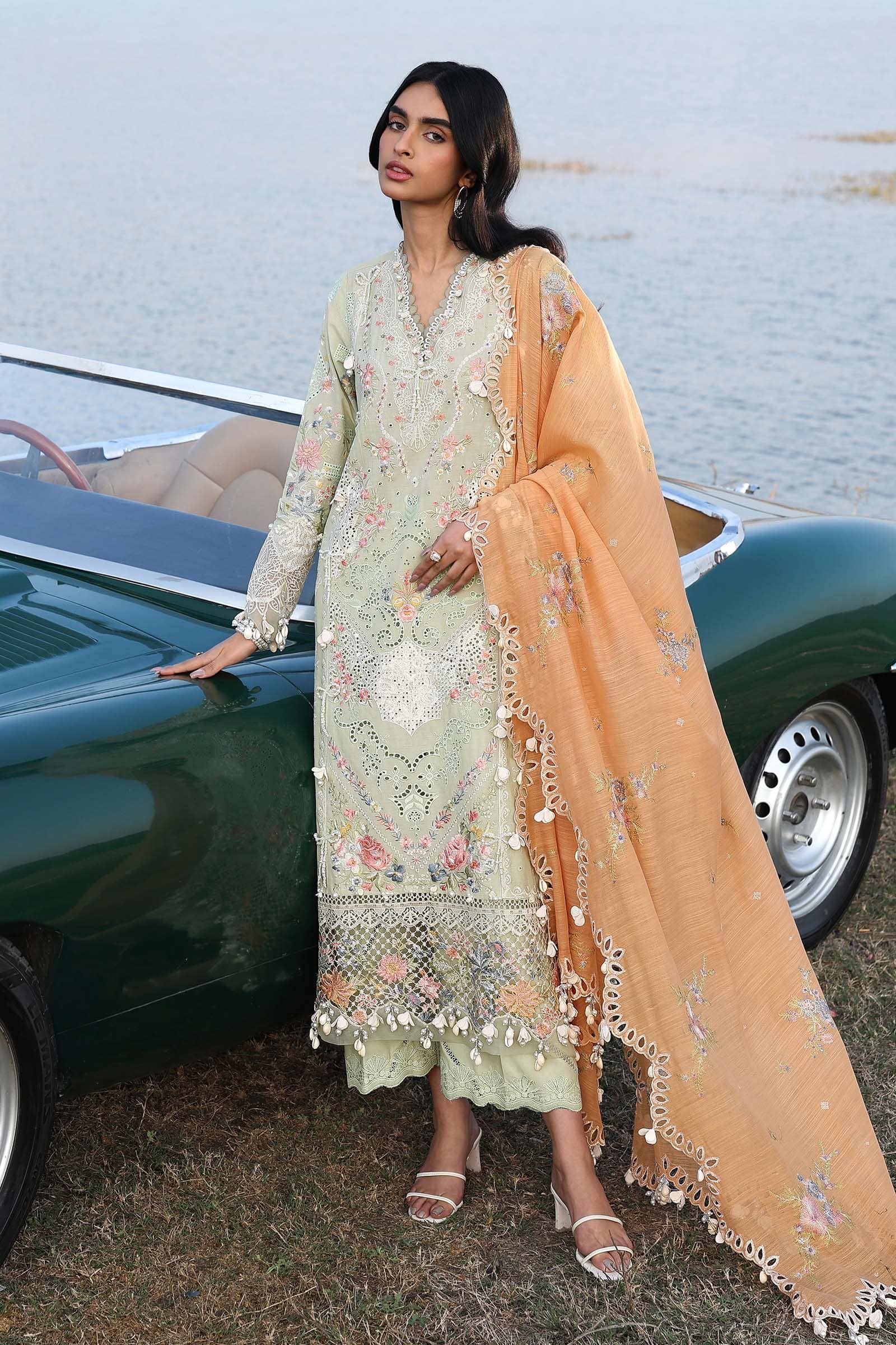 img_sana_safinaz_luxury_lawn_awwal_boutique