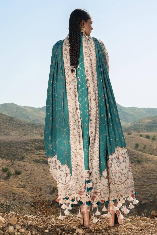 img_sana_safinaz_winter_23_awwal_boutique