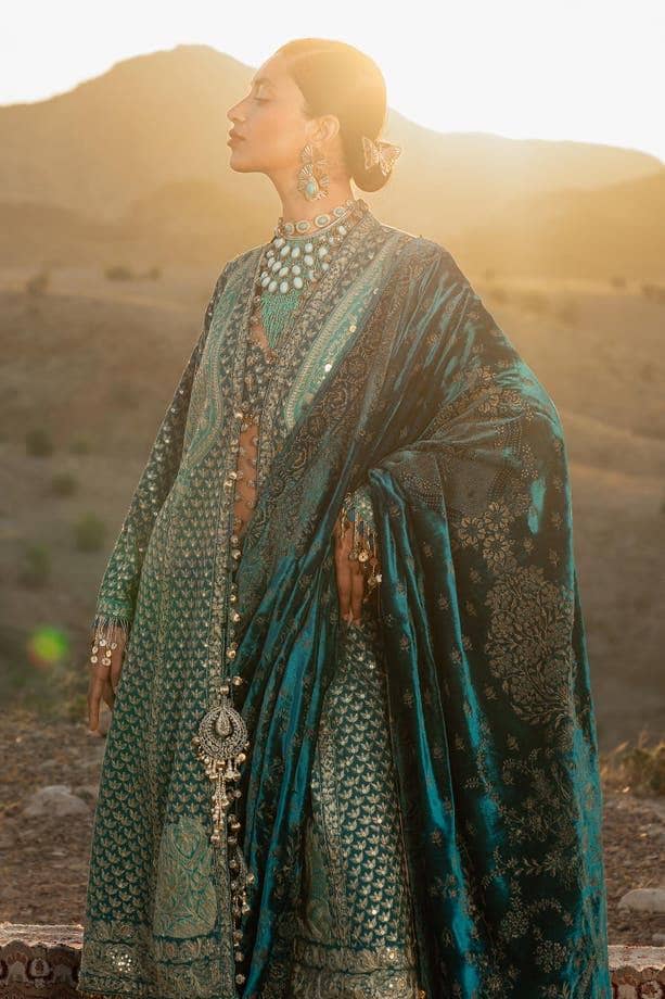 img_sana_safinaz_winter_23_awwal_boutique