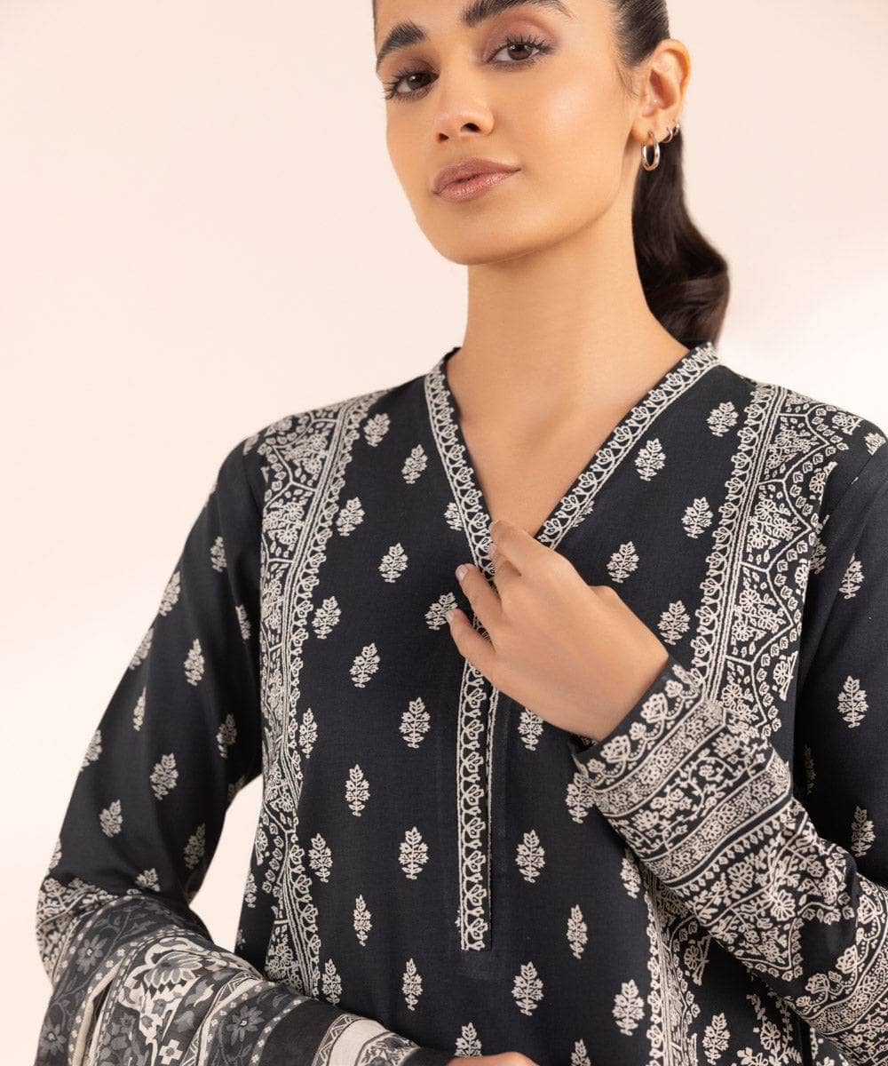 img_sapphire_lawn_24_awwal_boutique