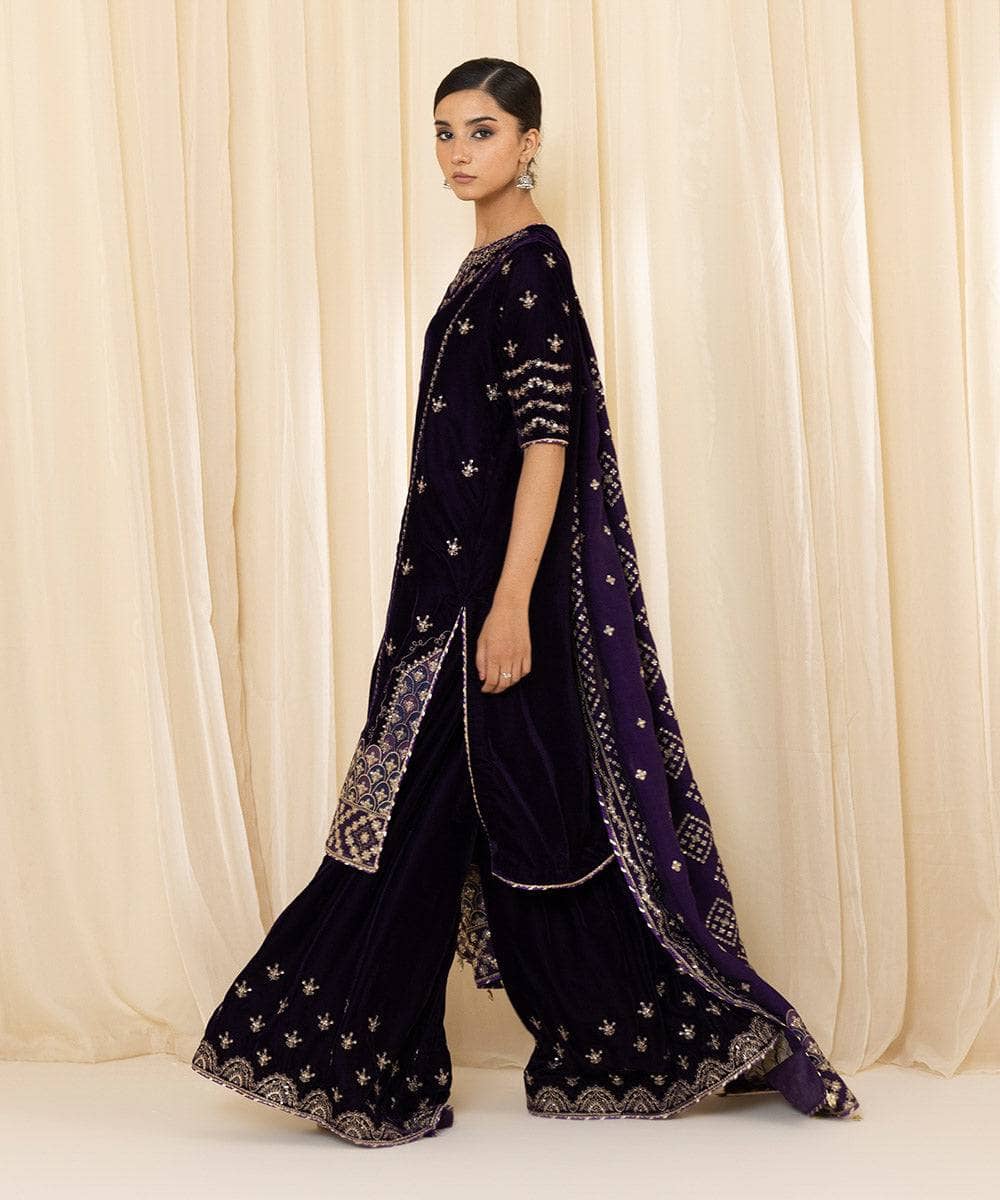img_sapphire_velvet_awwal_boutique