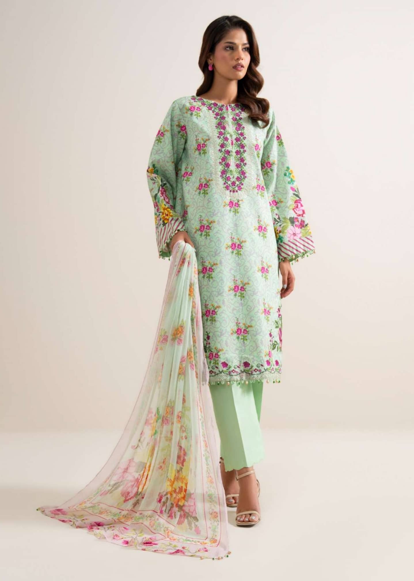 img_sapphire_lawn_26_awwal_boutique