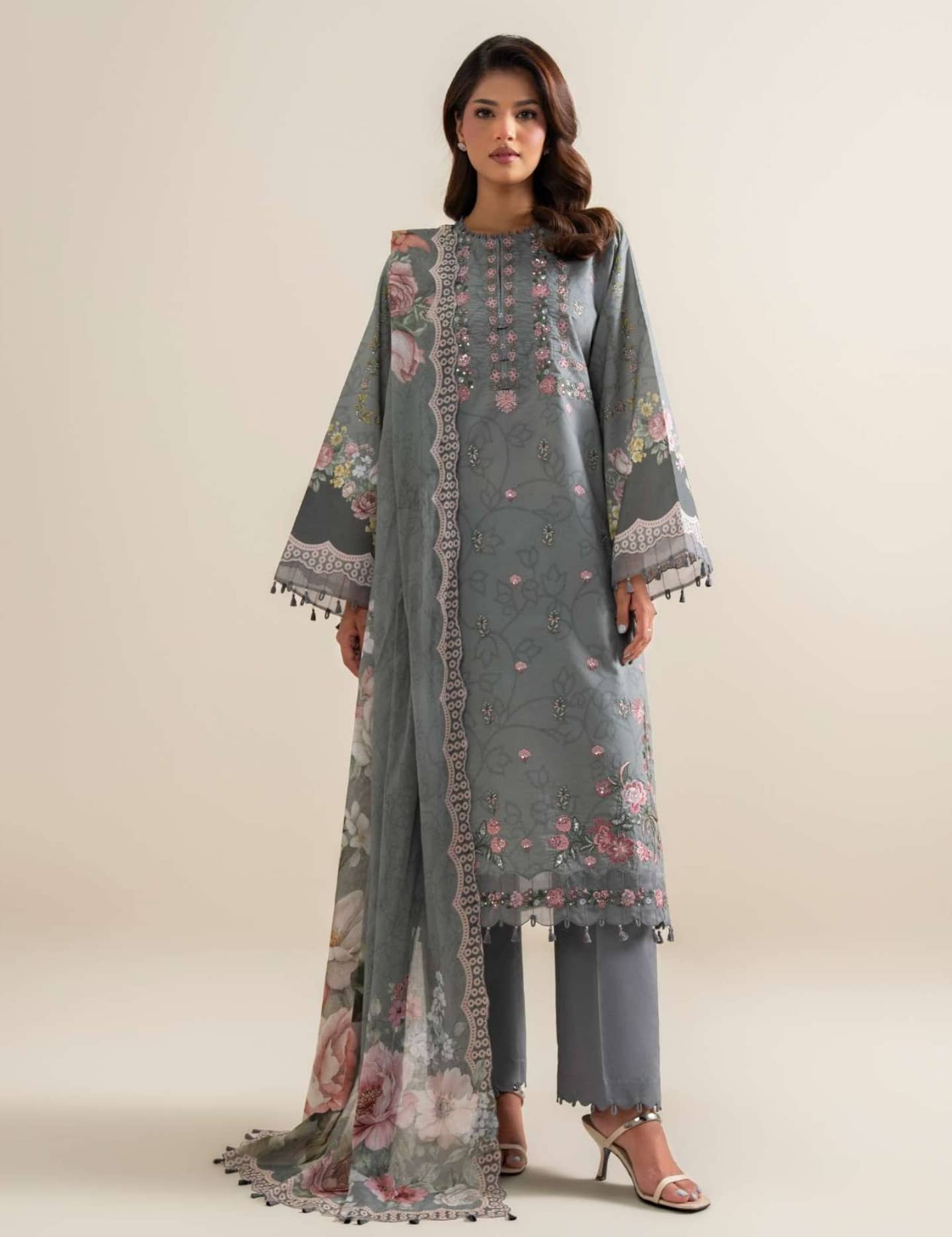 Sapphire Andaaz Luxury Lawn 26/U3PE-SGS26V7-127