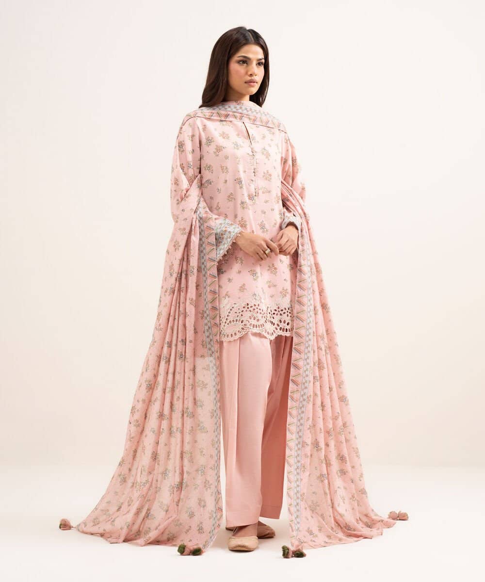 img_sapphire_lawn_awwal_boutique