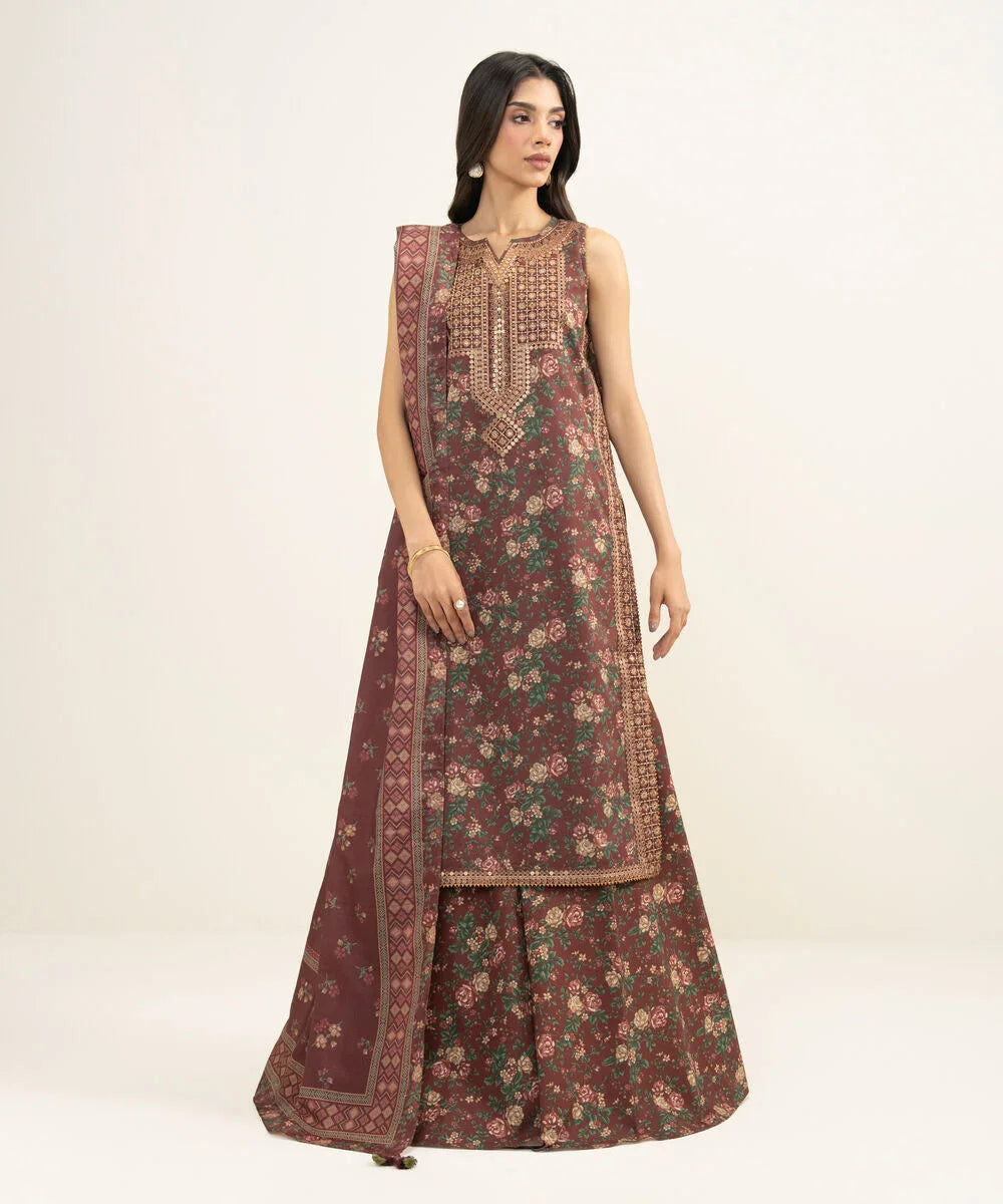 Sapphire Luxury Lawn 26/3PESGS26V450/Deep Maroon