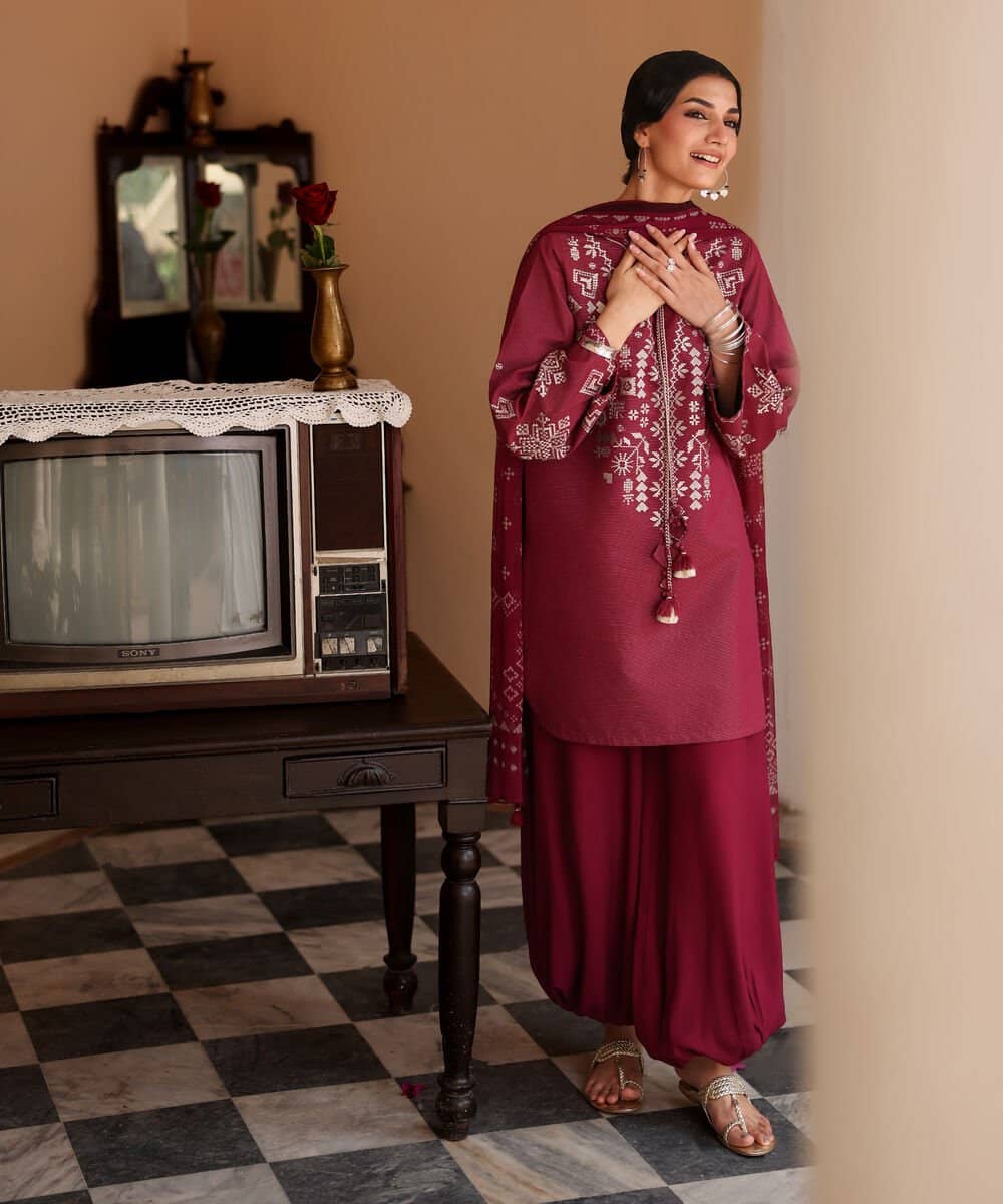 img_sapphire_lawn_awwal_boutique