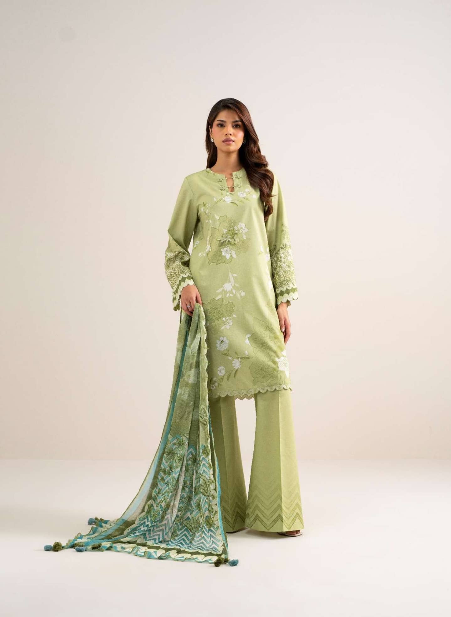 img_sapphire_lawn_26_awwal_boutique