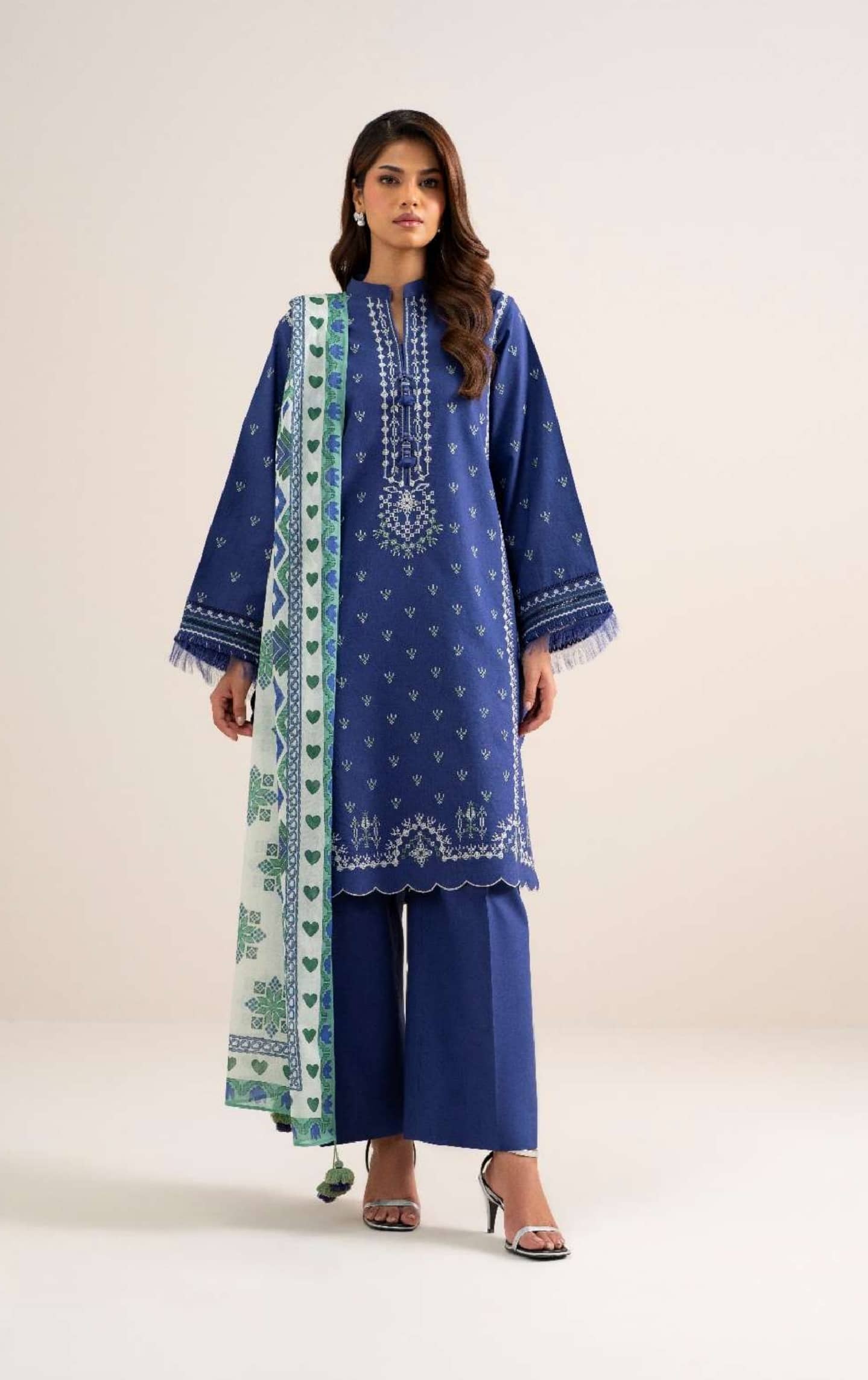 img_sapphire_luxury_lawn_awwal_boutique
