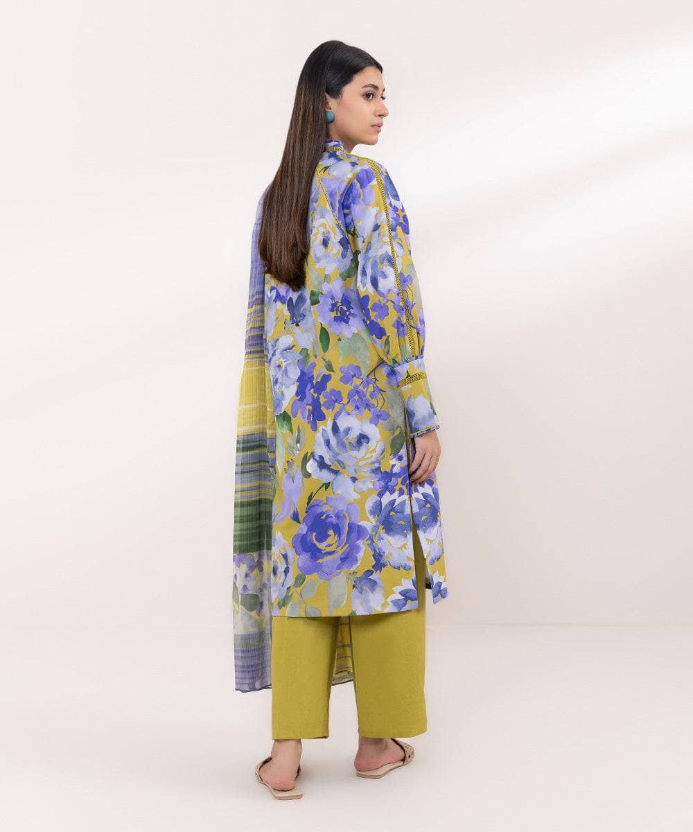 img_sapphire_intermix_awwal_boutique