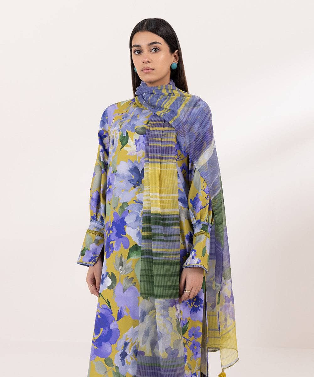 img_sapphire_intermix_awwal_boutique